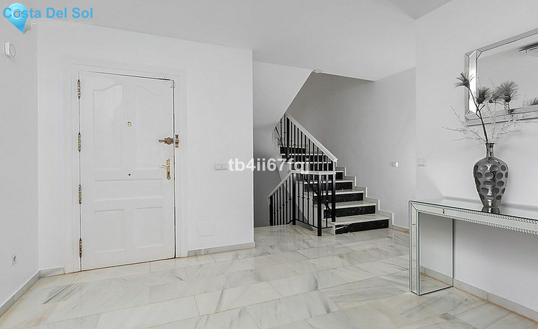 Detached Villa in Nueva Andalucía-1186540