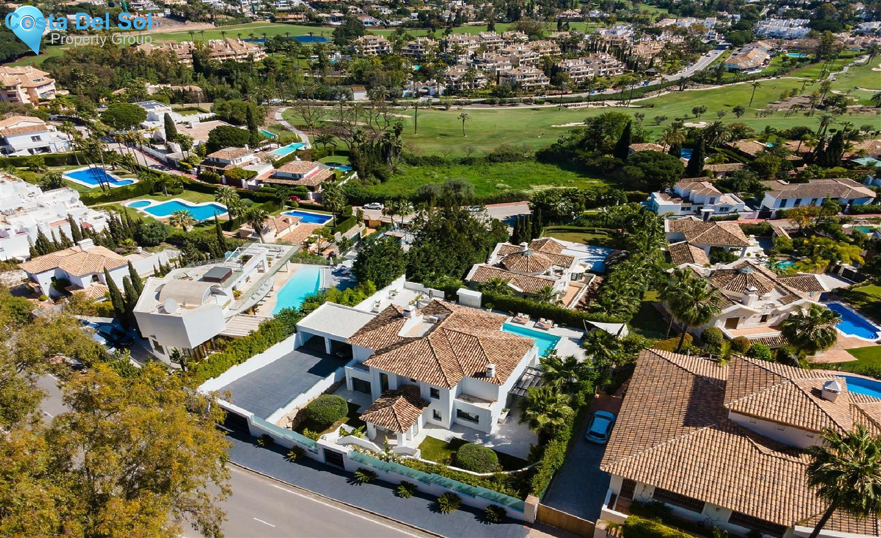 Detached Villa in Nueva Andalucía-1190807