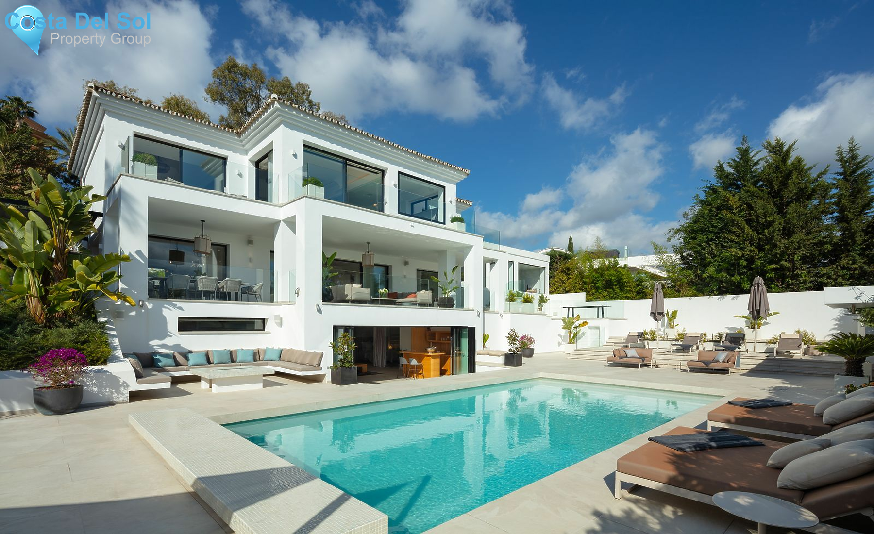 Detached Villa in Nueva Andalucía-1190797