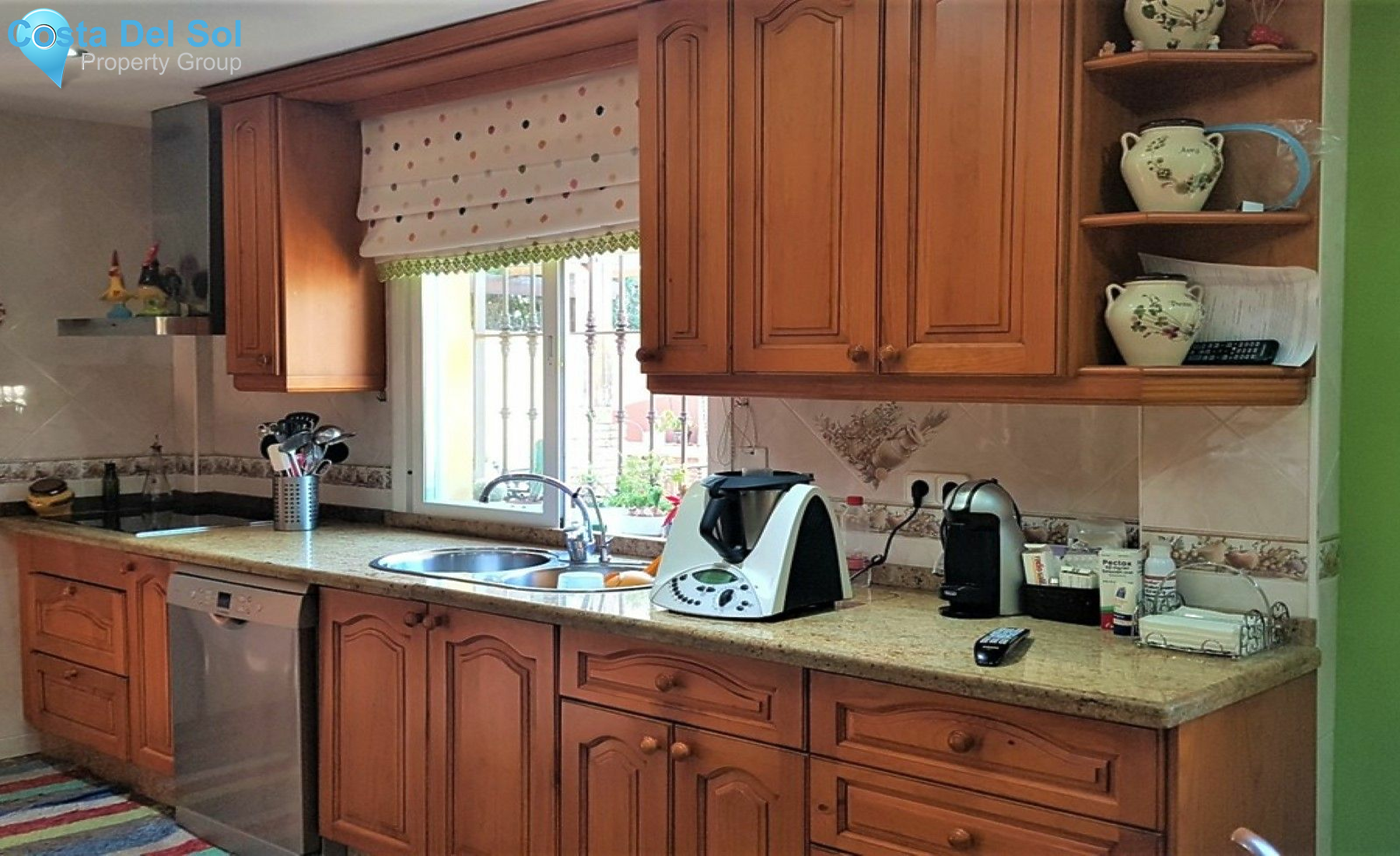Detached Villa in Nueva Andalucía-1192359