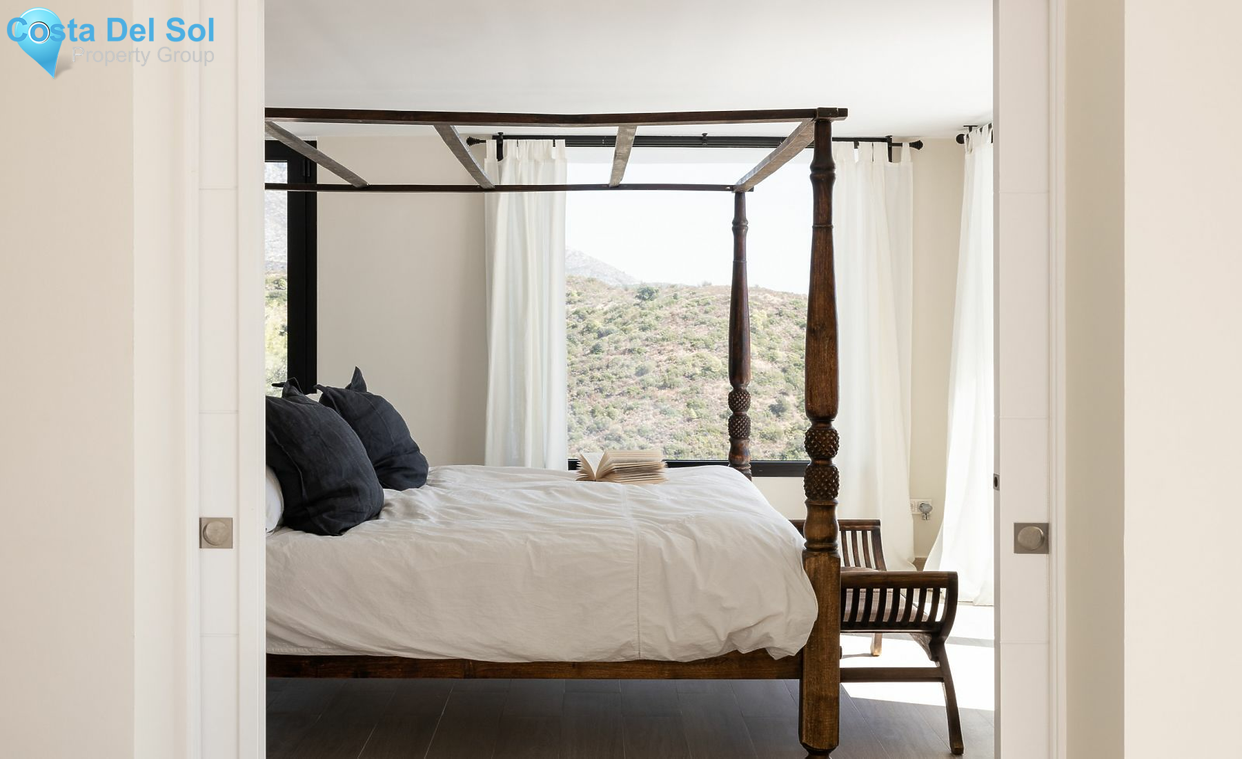 Detached Villa in Nueva Andalucía-1201970