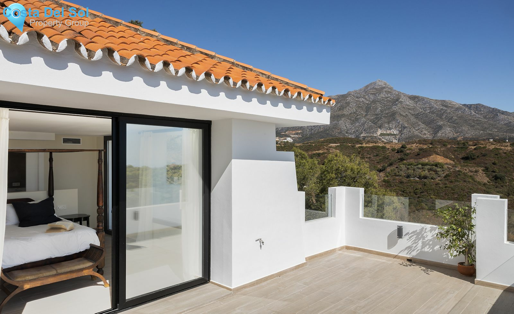 Detached Villa in Nueva Andalucía-1201973
