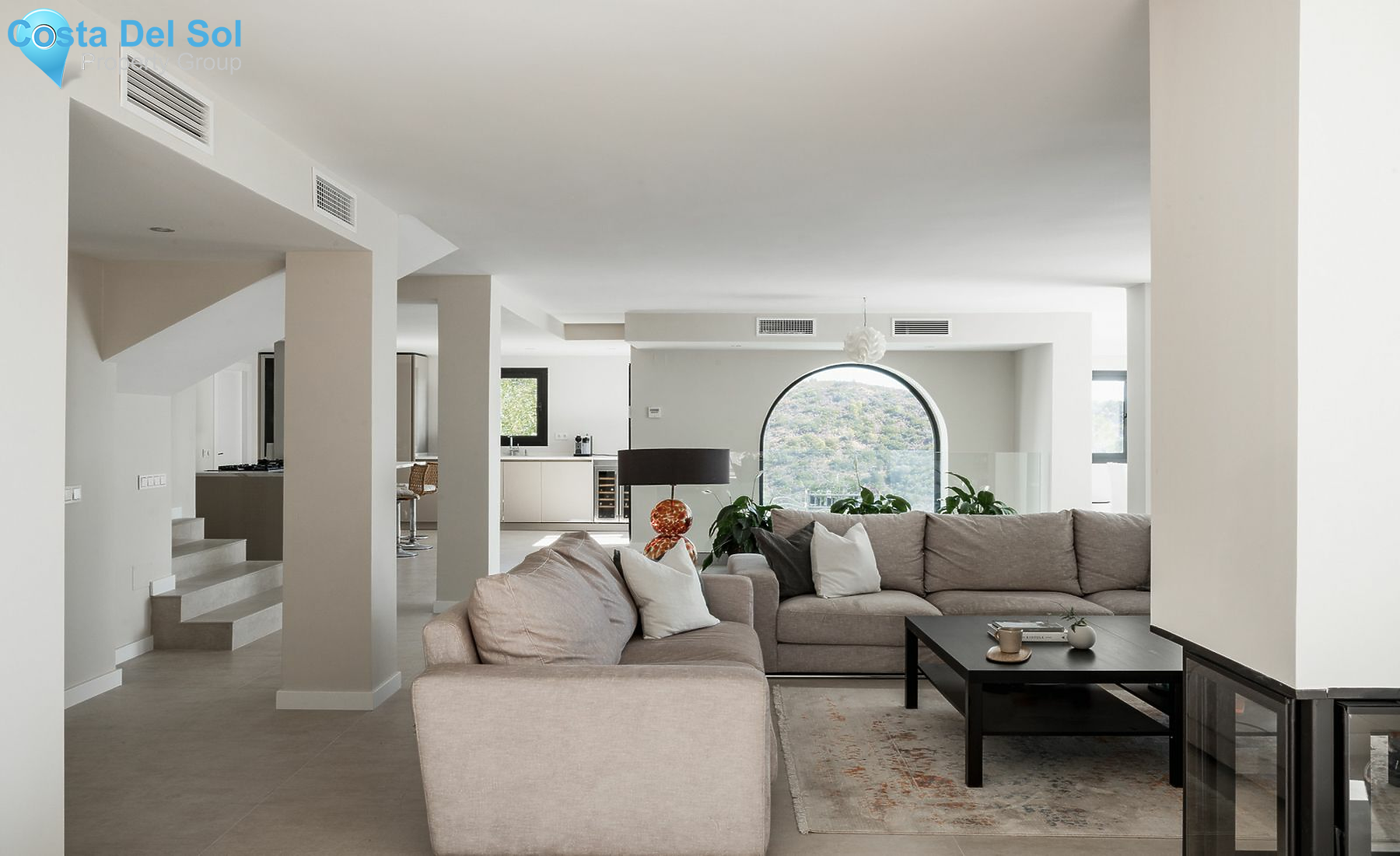 Detached Villa in Nueva Andalucía-1201964
