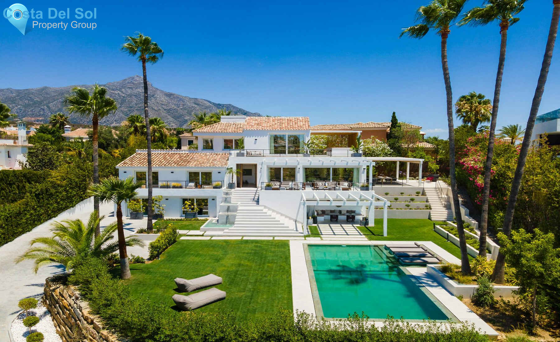 Detached Villa in Nueva Andalucía