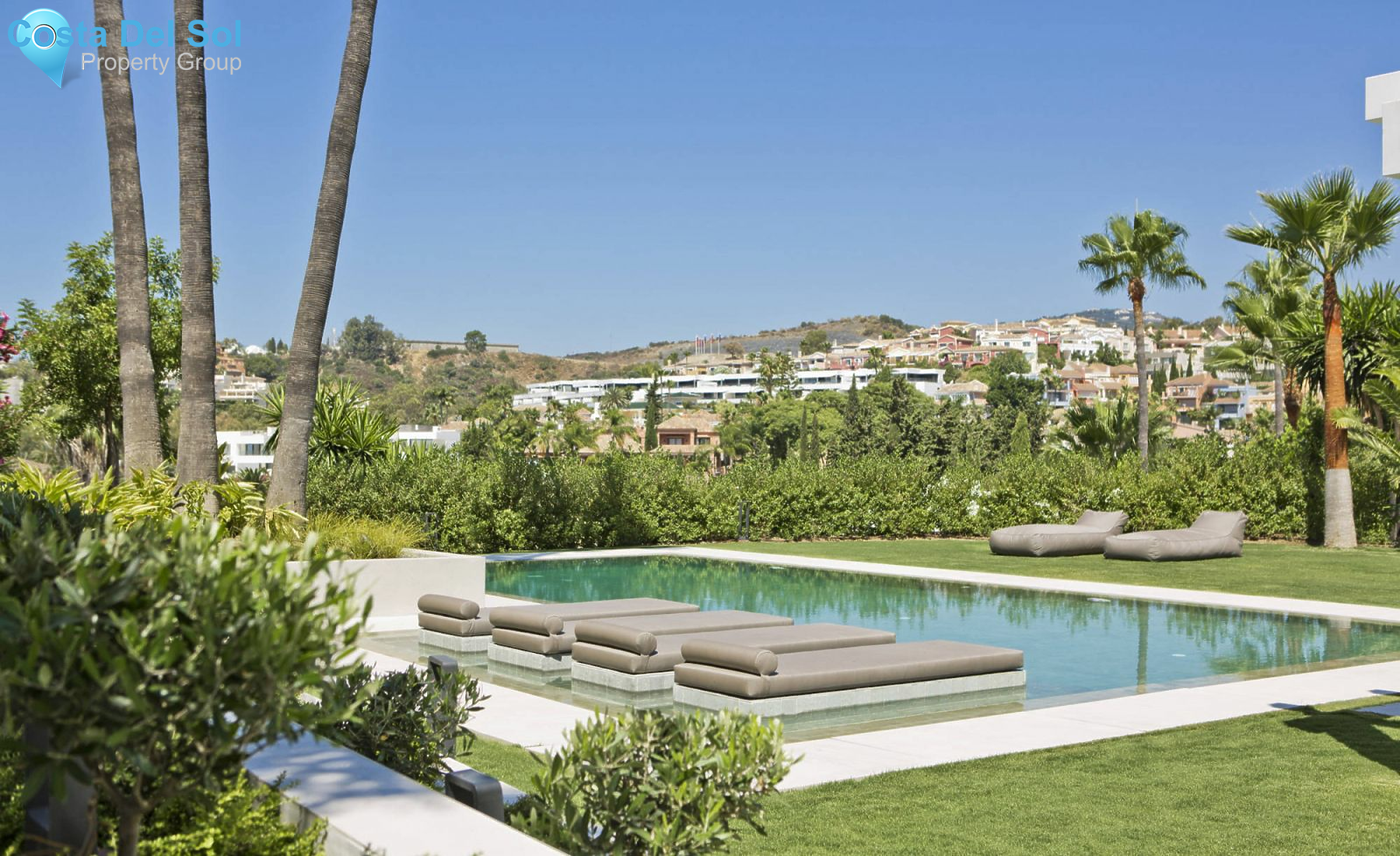 Detached Villa in Nueva Andalucía-1207401