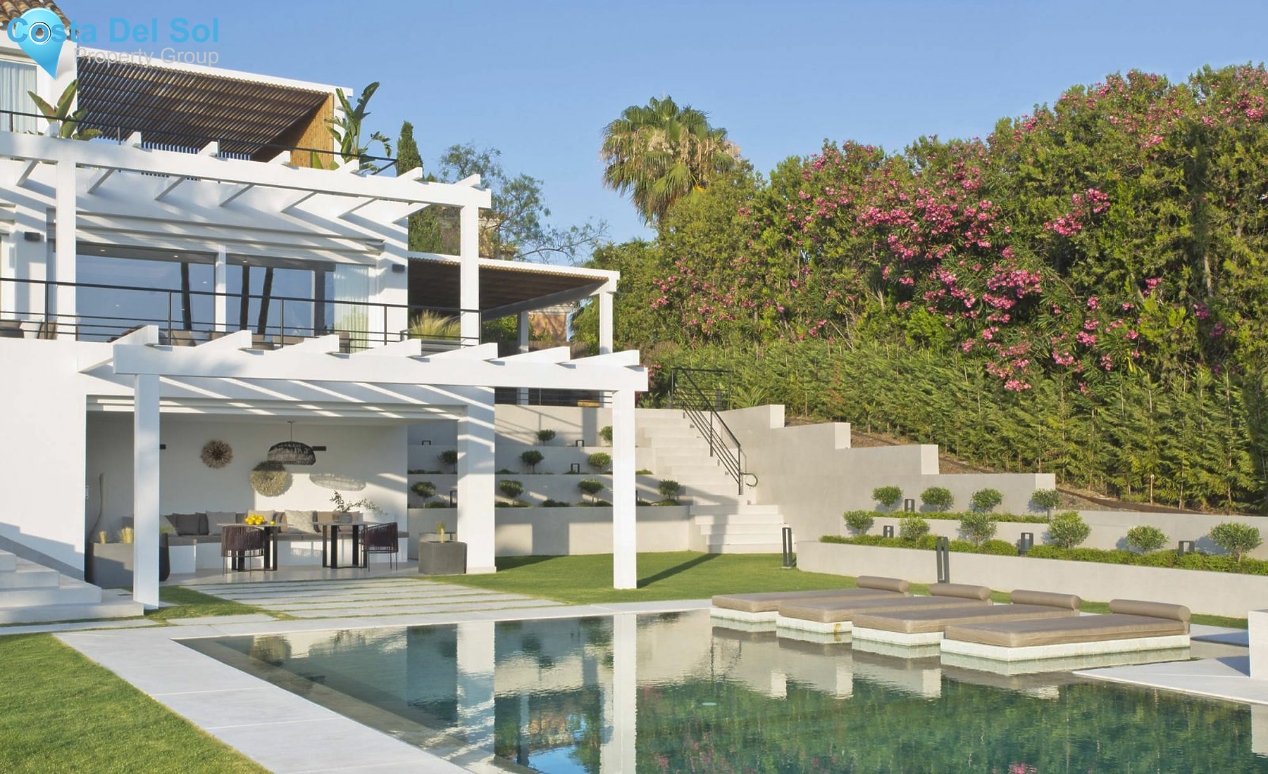 Detached Villa in Nueva Andalucía-1207405