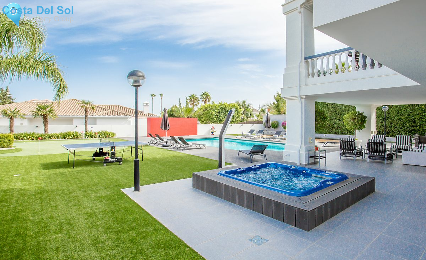 Detached Villa in Nueva Andalucía-1213489