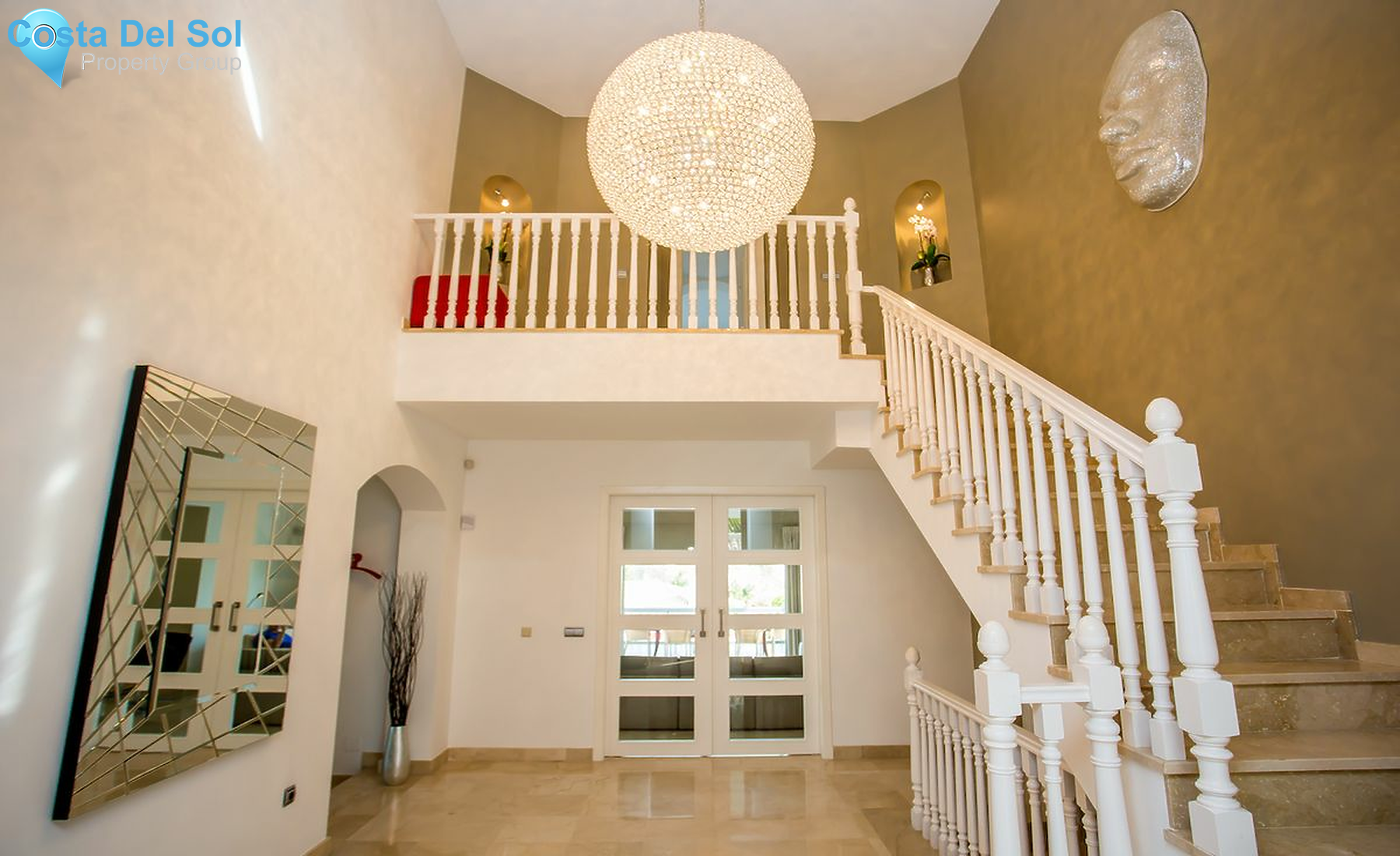 Detached Villa in Nueva Andalucía-1213493