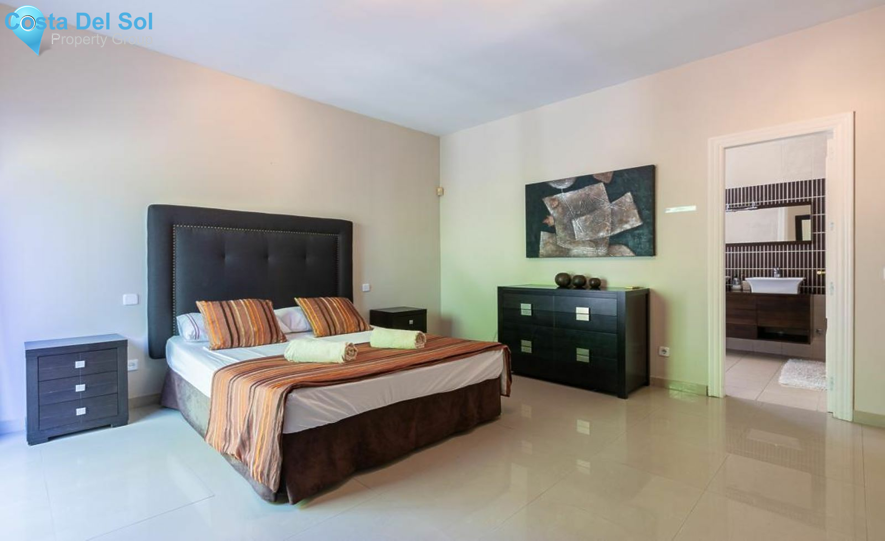 Detached Villa in Nueva Andalucía-1218597