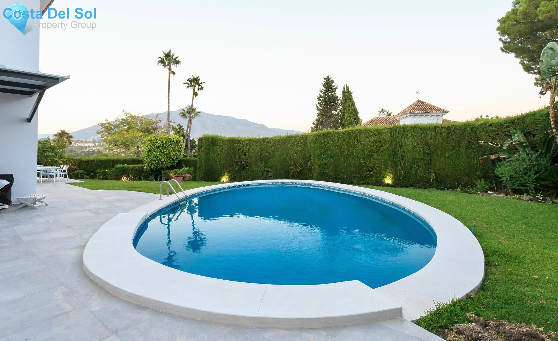 Detached Villa in Nueva Andalucía-1387476