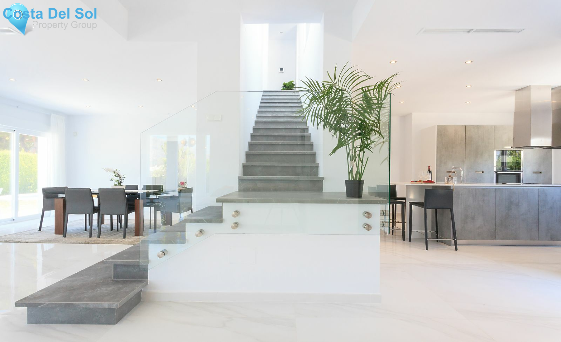 Detached Villa in Nueva Andalucía-1387478