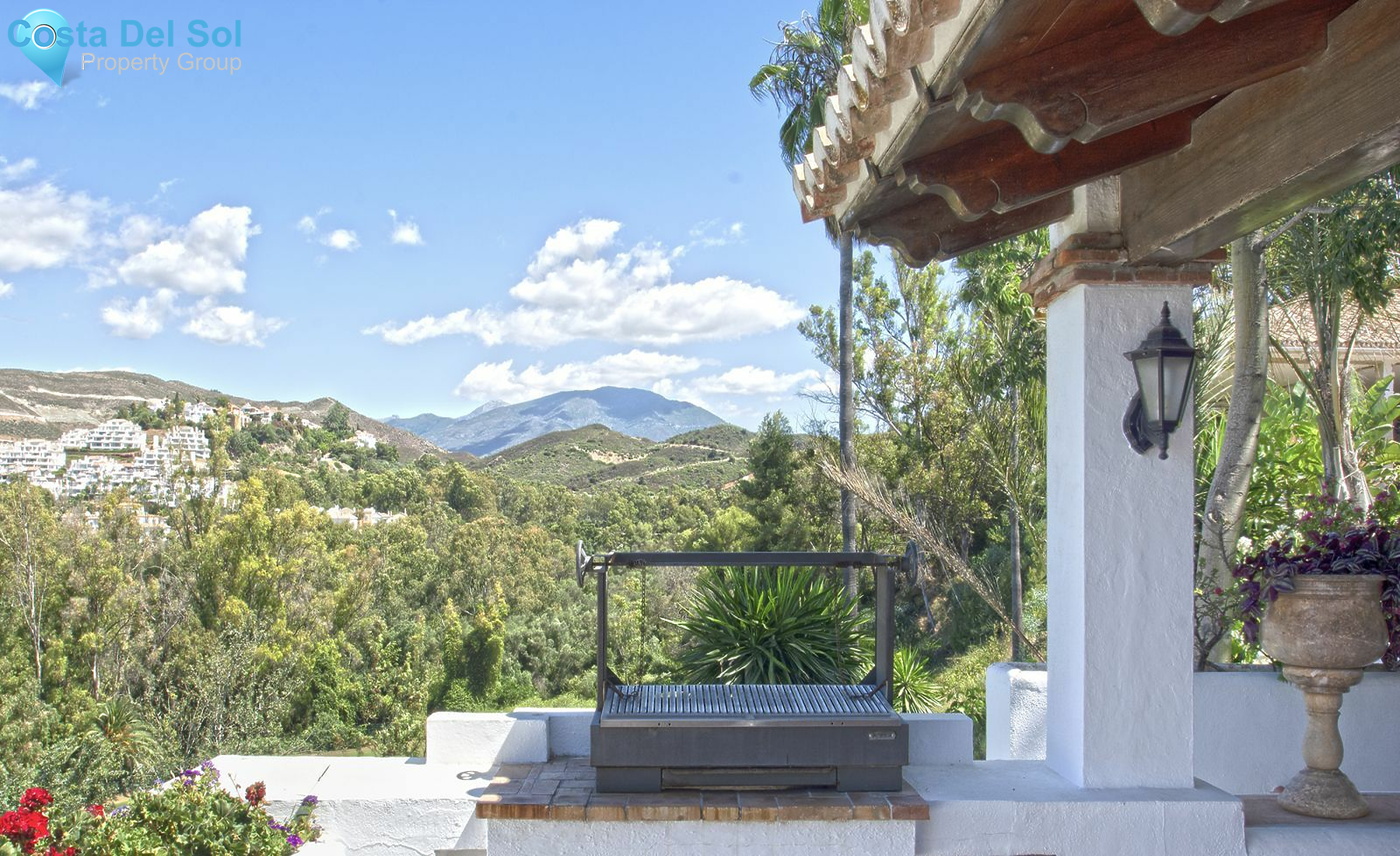 Detached Villa in Nueva Andalucía-1388479