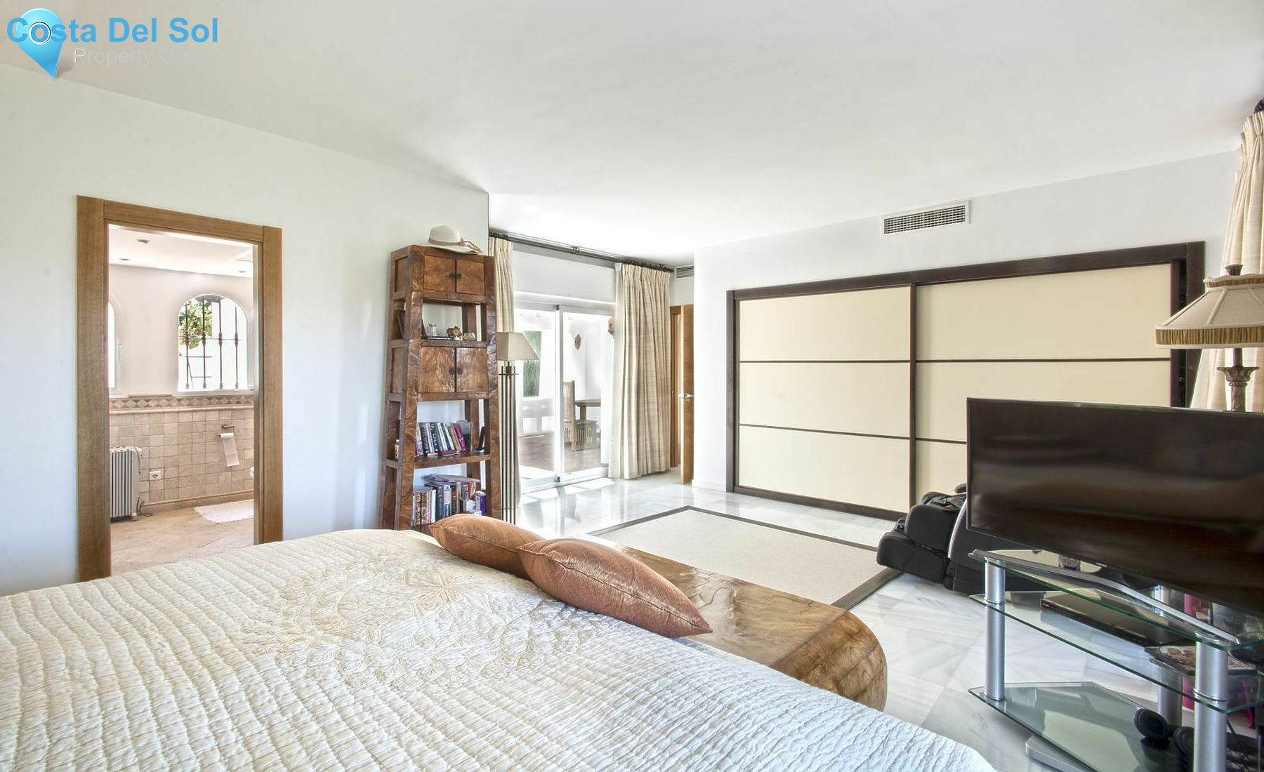 Detached Villa in Nueva Andalucía-1388484
