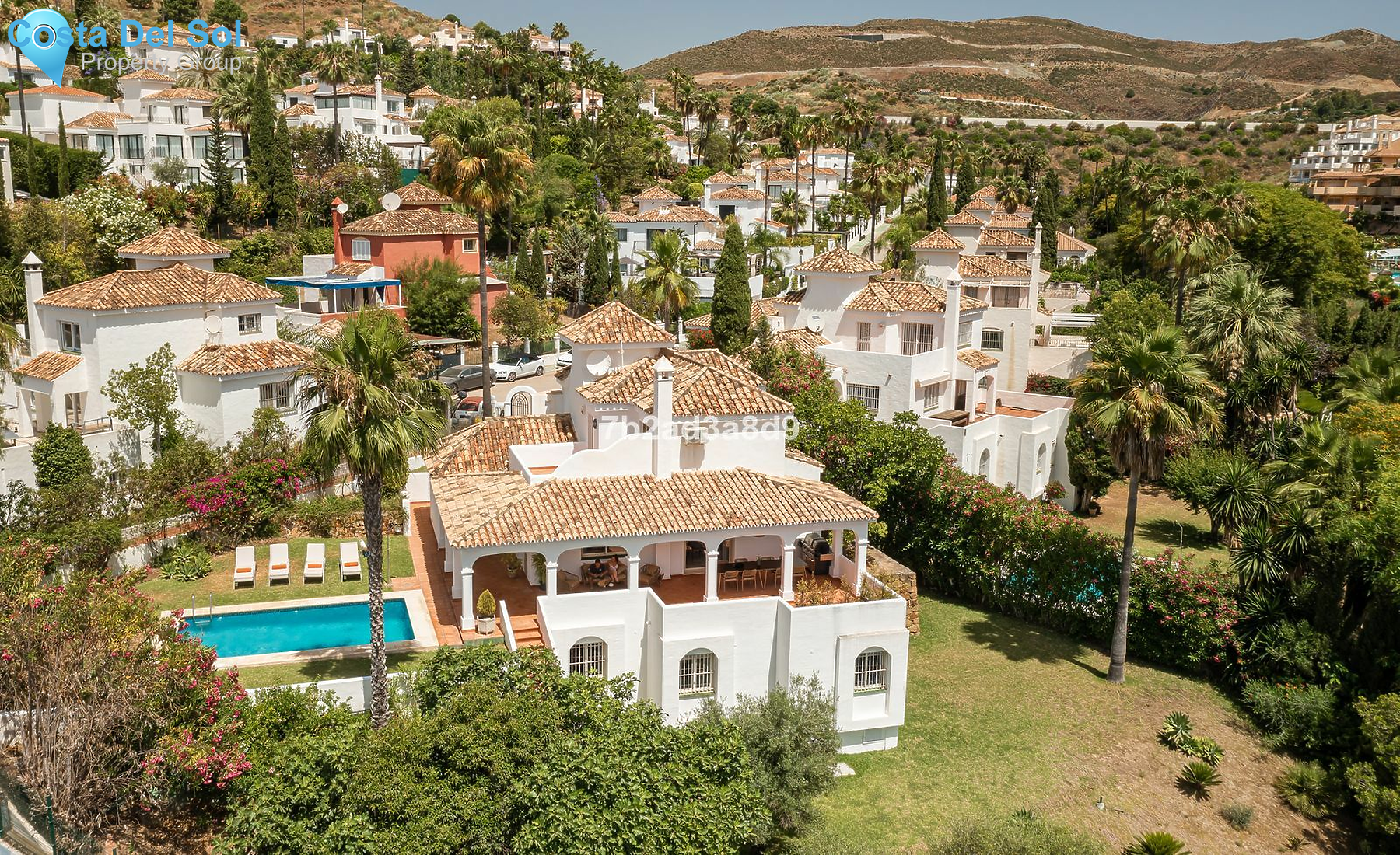 Detached Villa in Nueva Andalucía