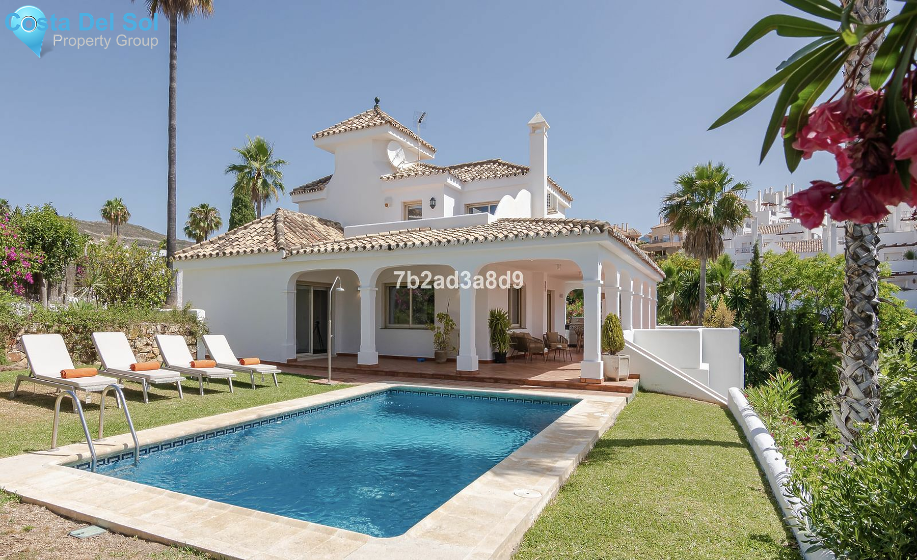 Detached Villa in Nueva Andalucía-1388880