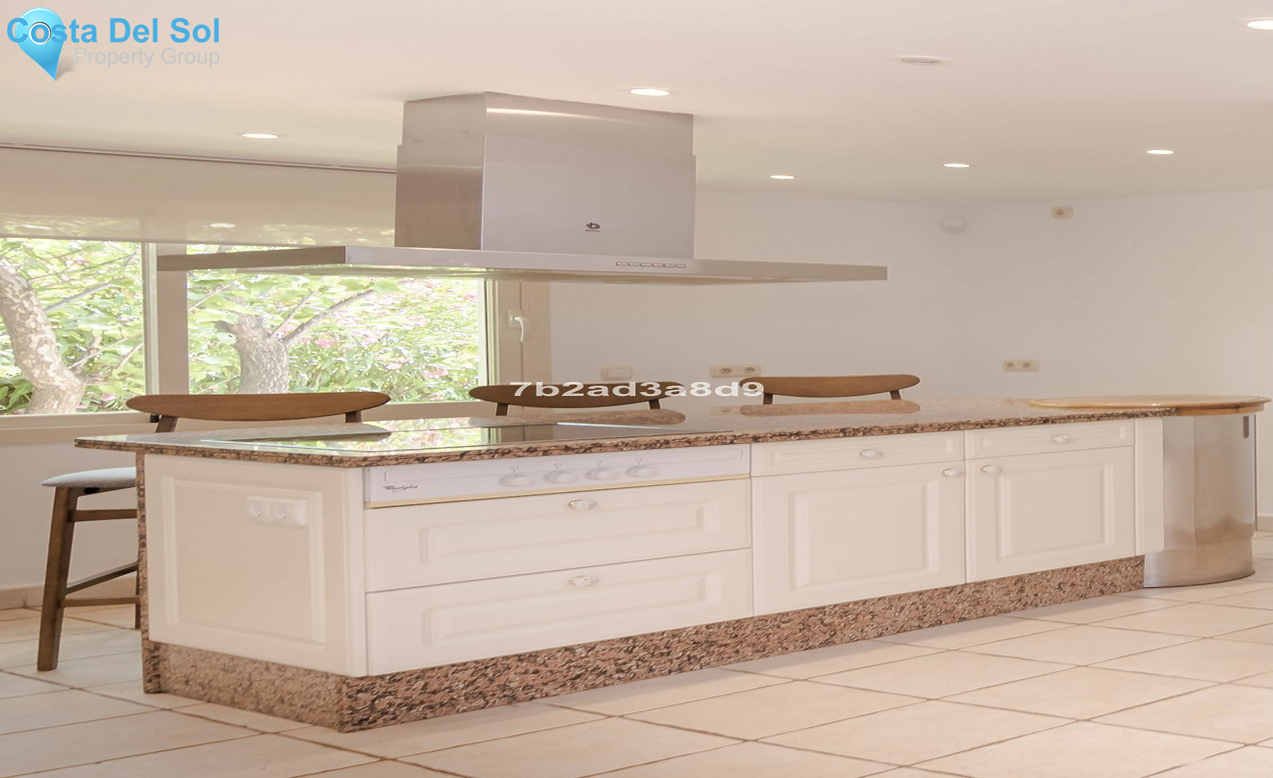 Detached Villa in Nueva Andalucía-1388887