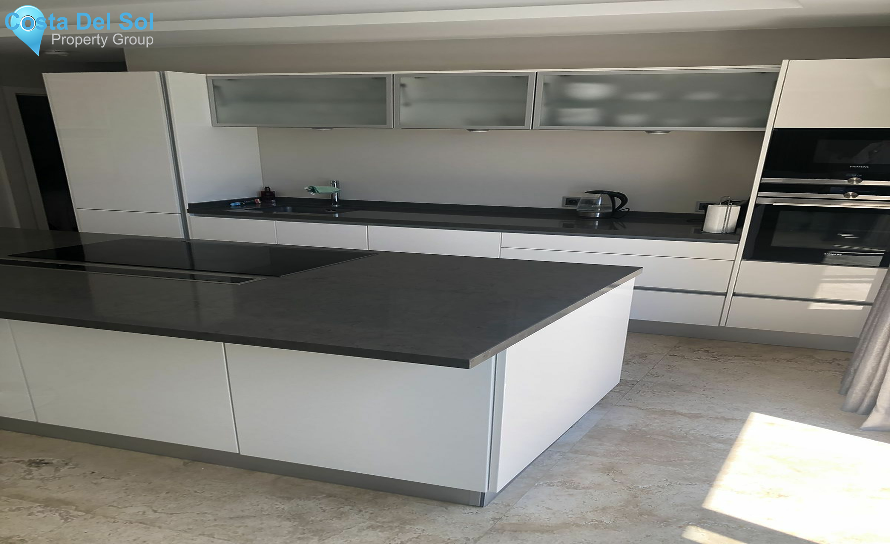 Detached Villa in Nueva Andalucía-1396621