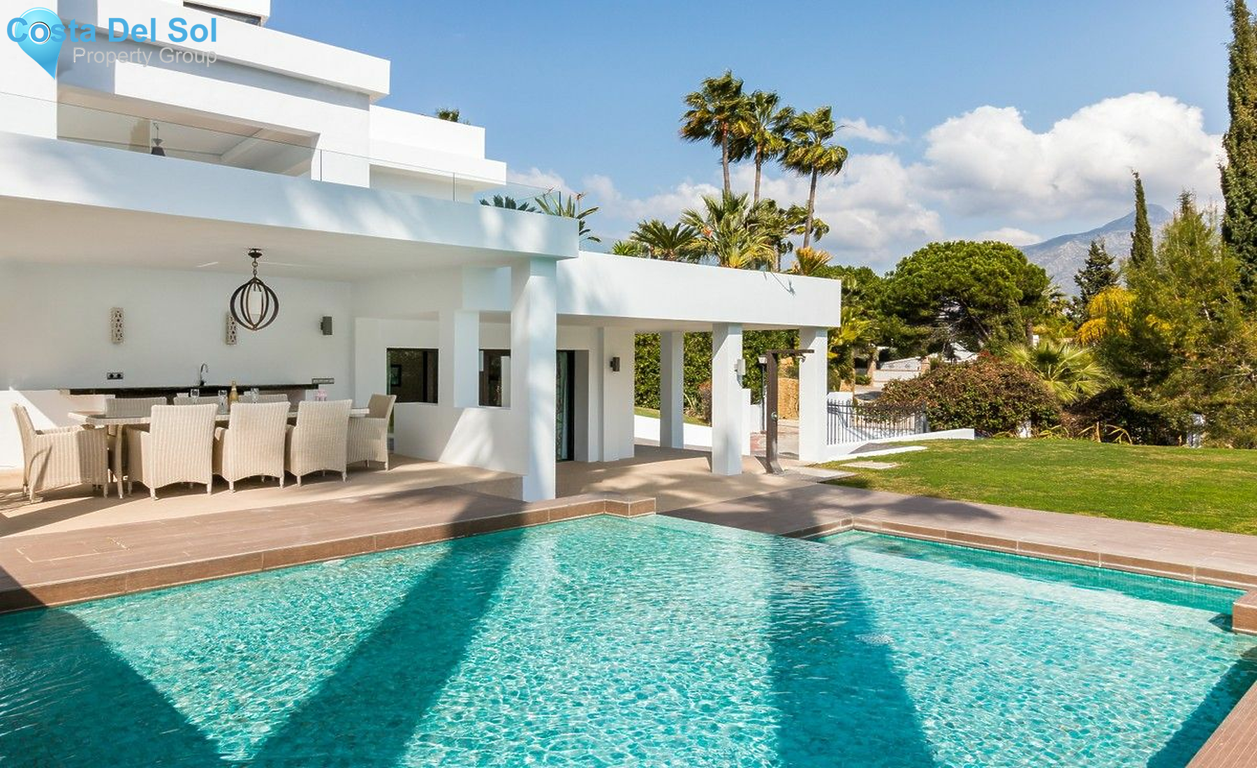 Detached Villa in Nueva Andalucía-1397756
