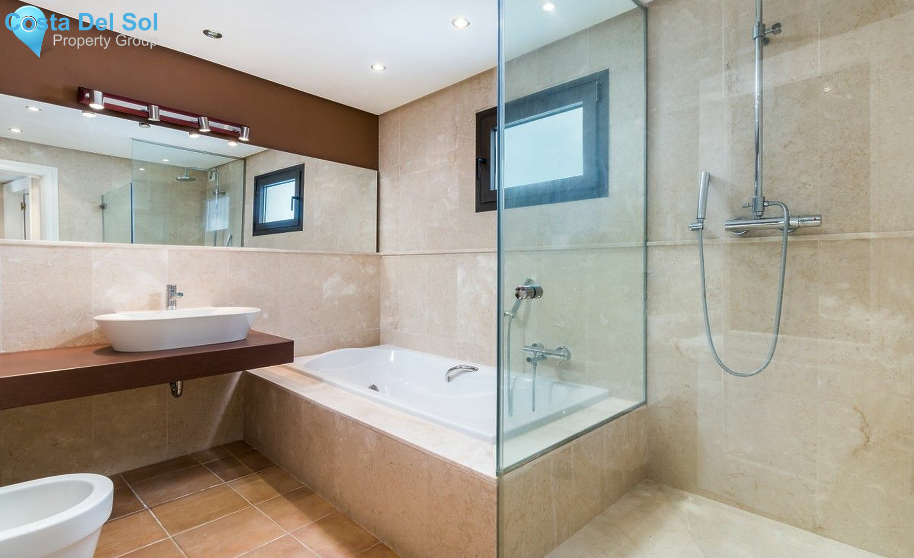 Detached Villa in Nueva Andalucía-1397758