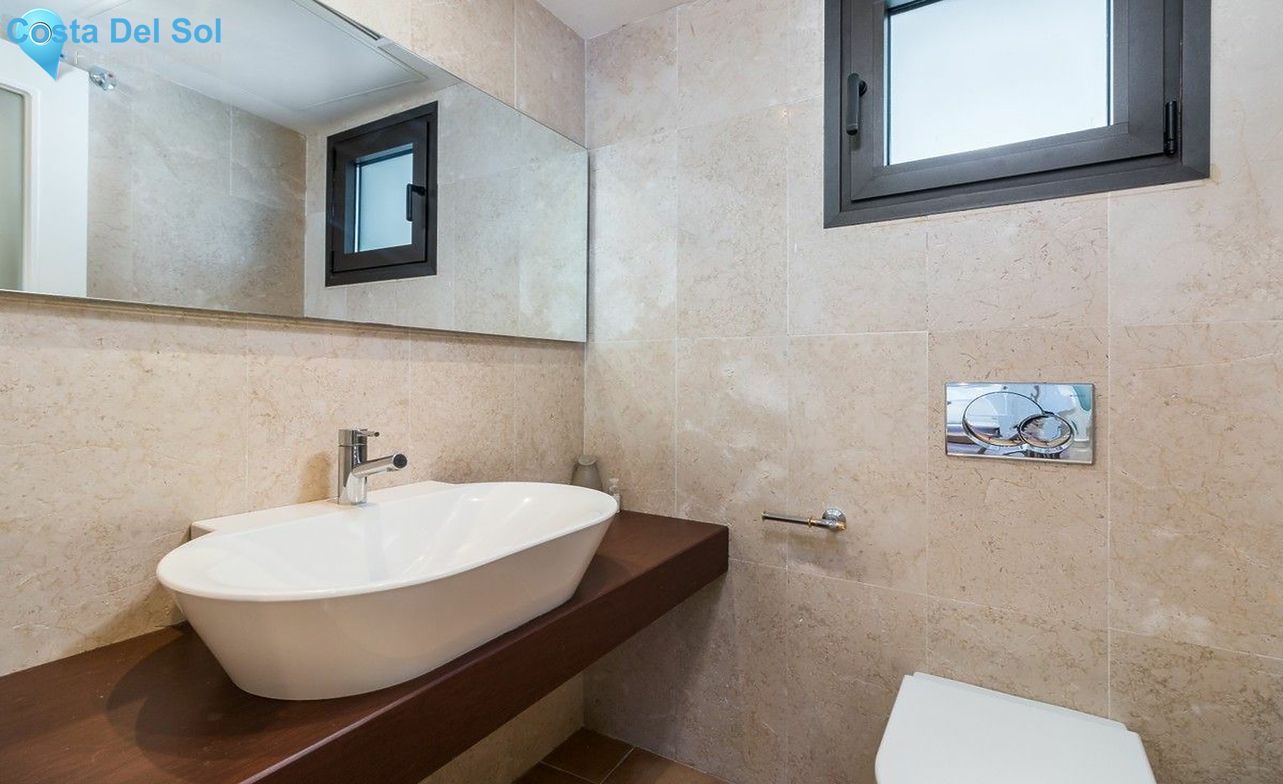 Detached Villa in Nueva Andalucía-1397760