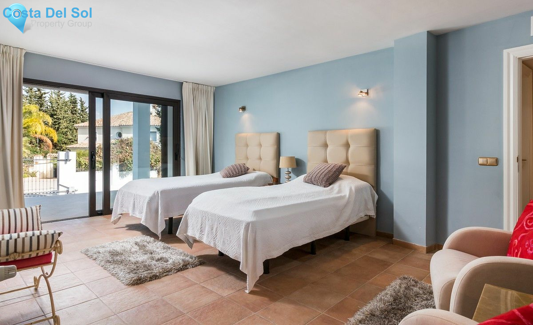 Detached Villa in Nueva Andalucía-1397763