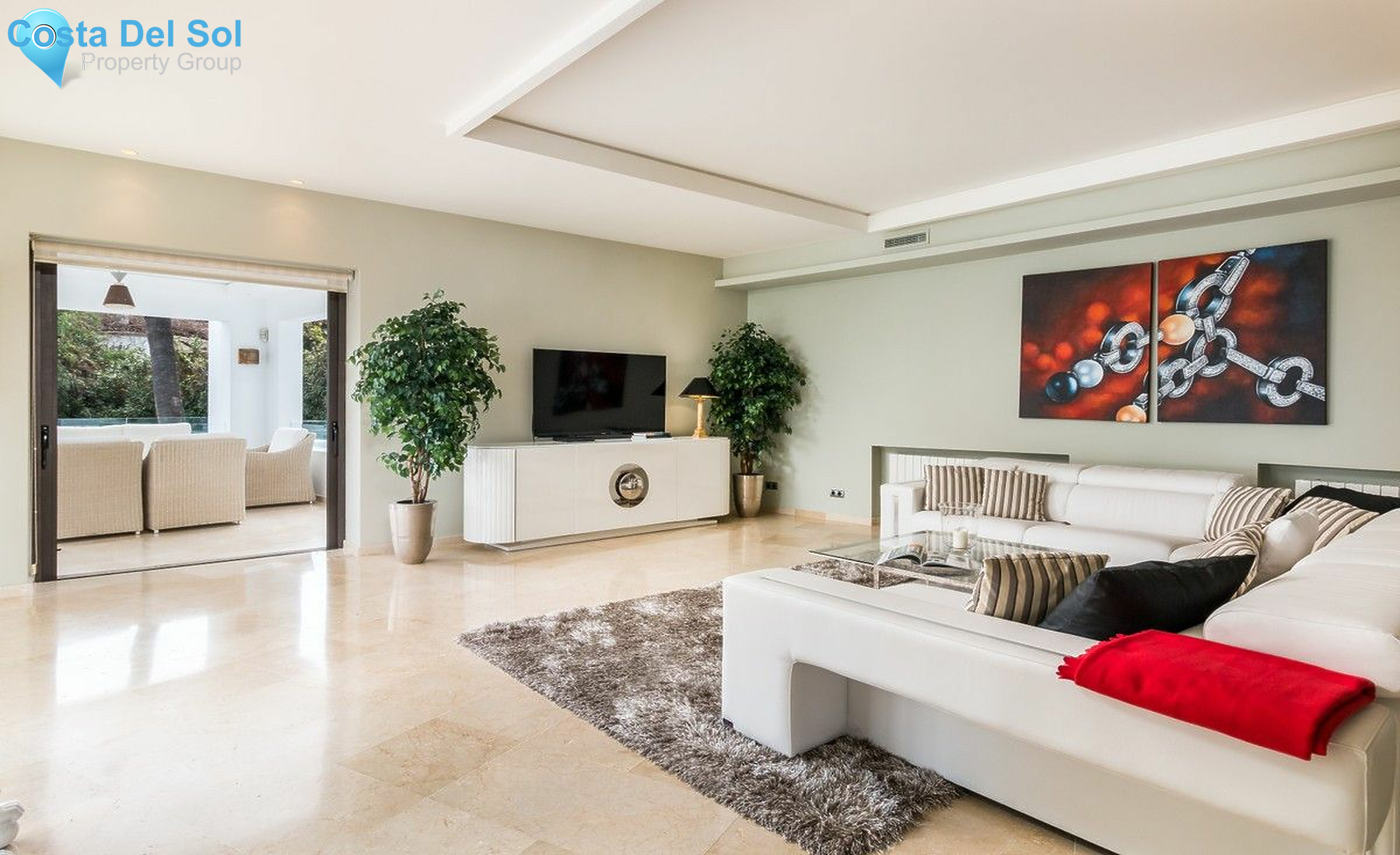 Detached Villa in Nueva Andalucía-1397750