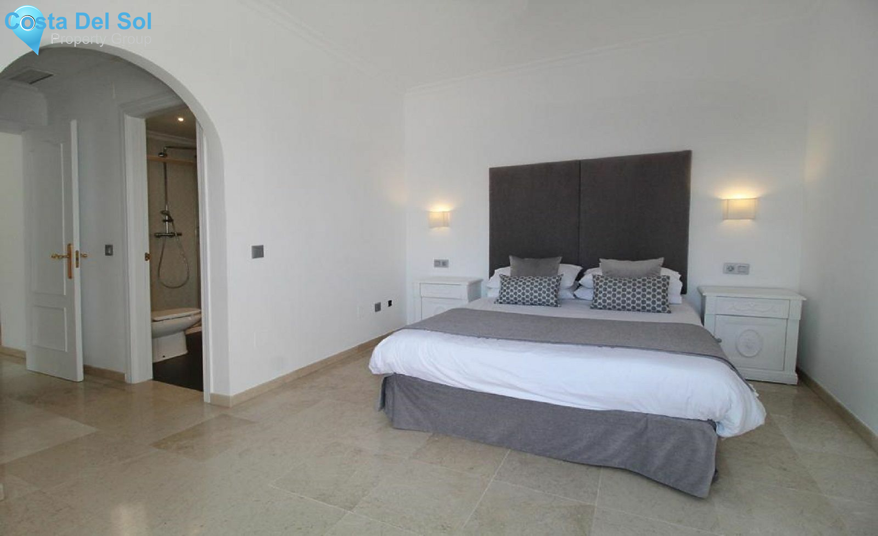 Detached Villa in Nueva Andalucía-1399145