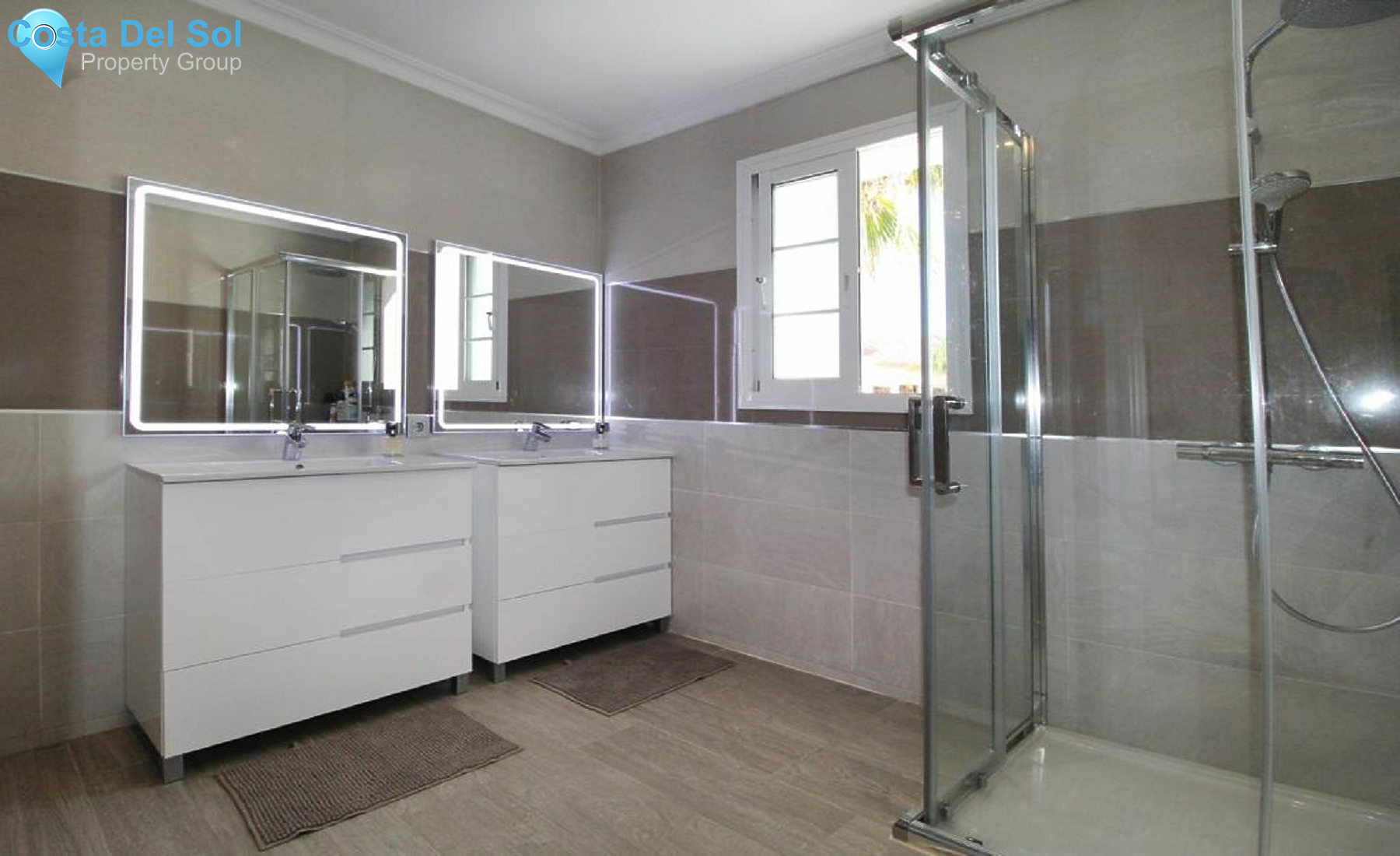 Detached Villa in Nueva Andalucía-1399136