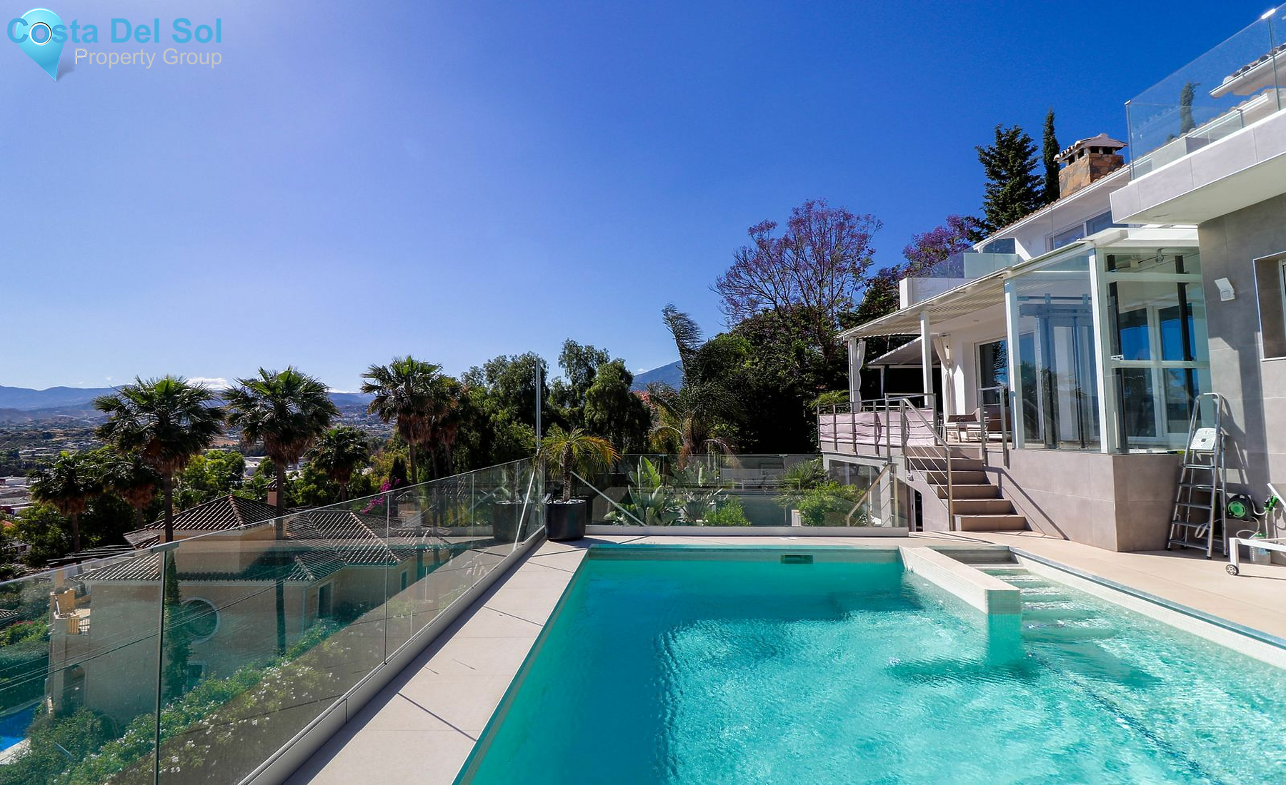 Detached Villa in Nueva Andalucía