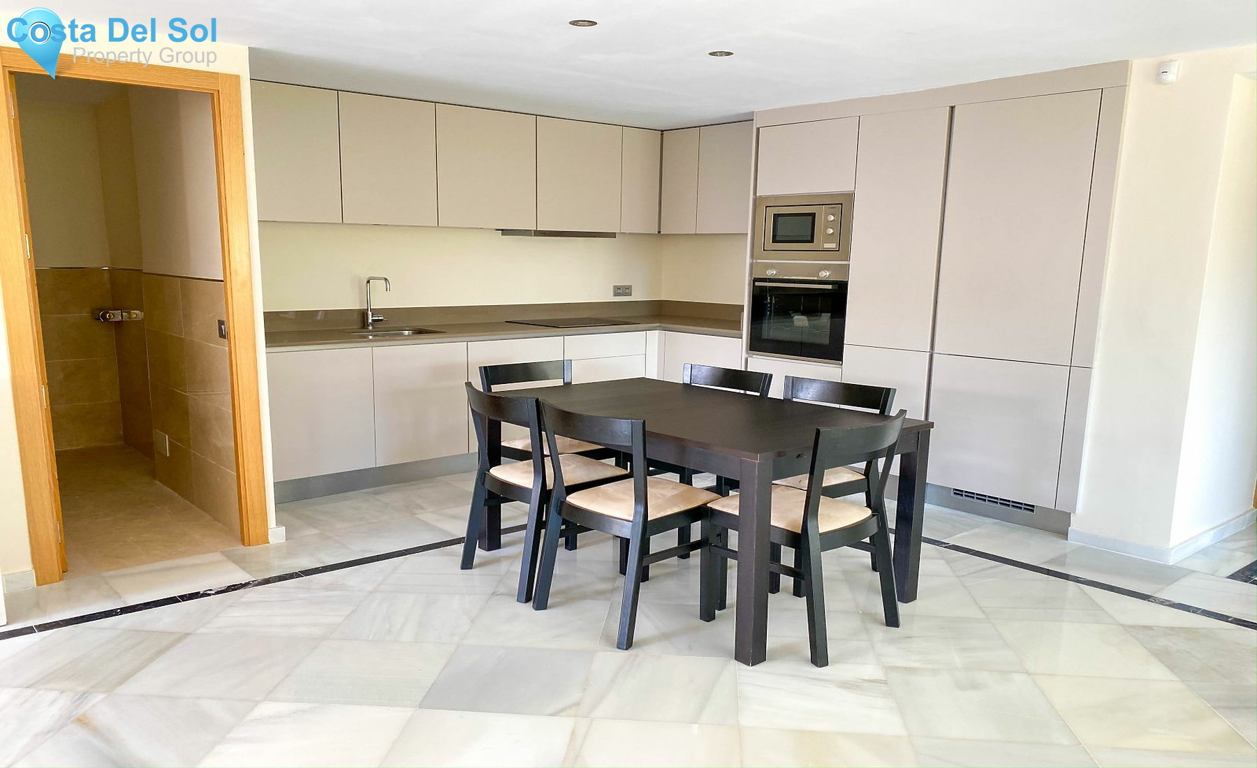 Detached Villa in Nueva Andalucía-1449885