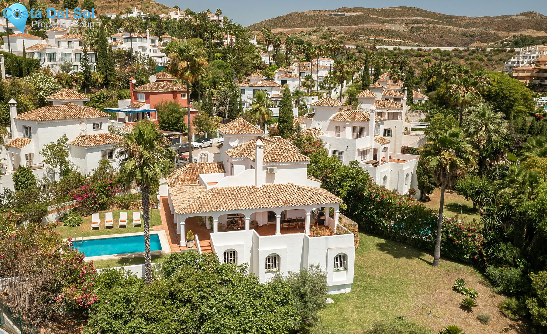 Detached Villa in Nueva Andalucía-1467310