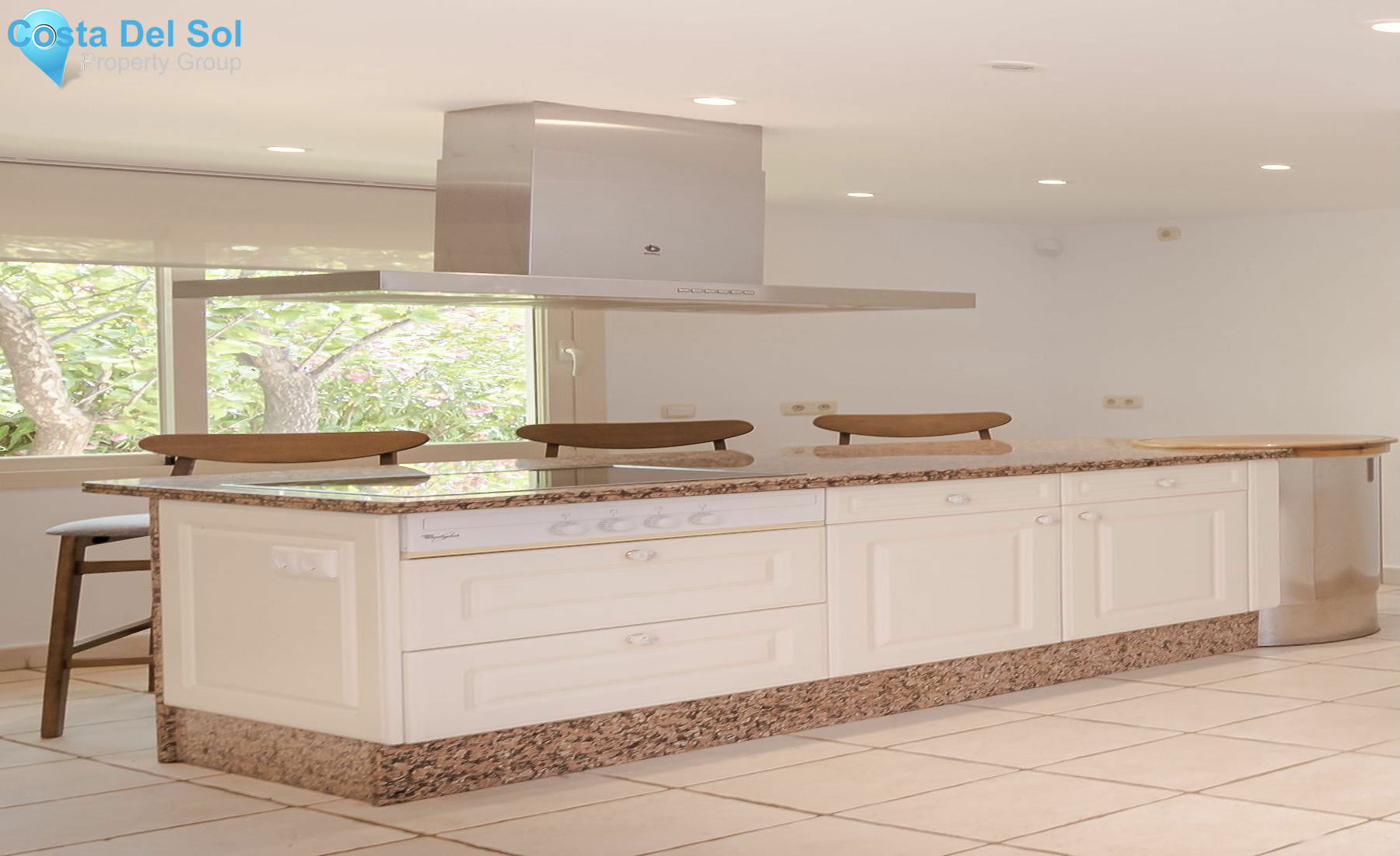 Detached Villa in Nueva Andalucía-1467319