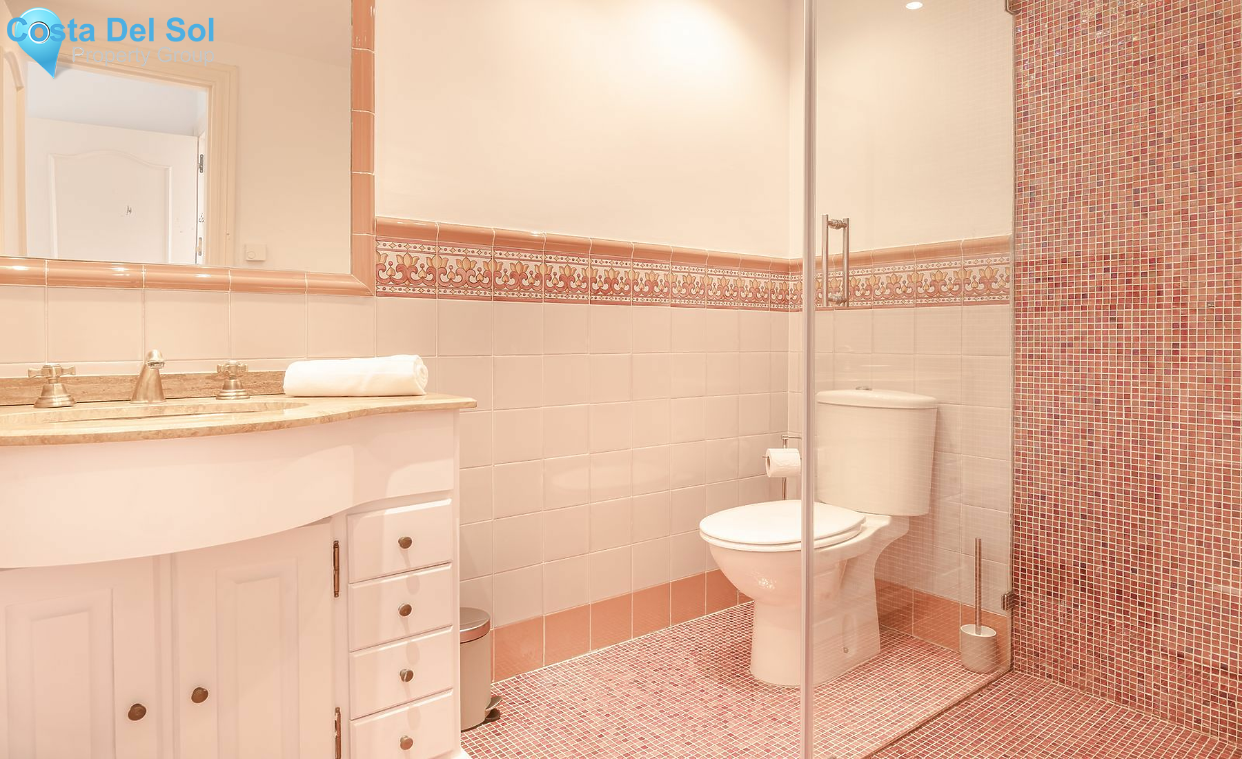 Detached Villa in Nueva Andalucía-1467327