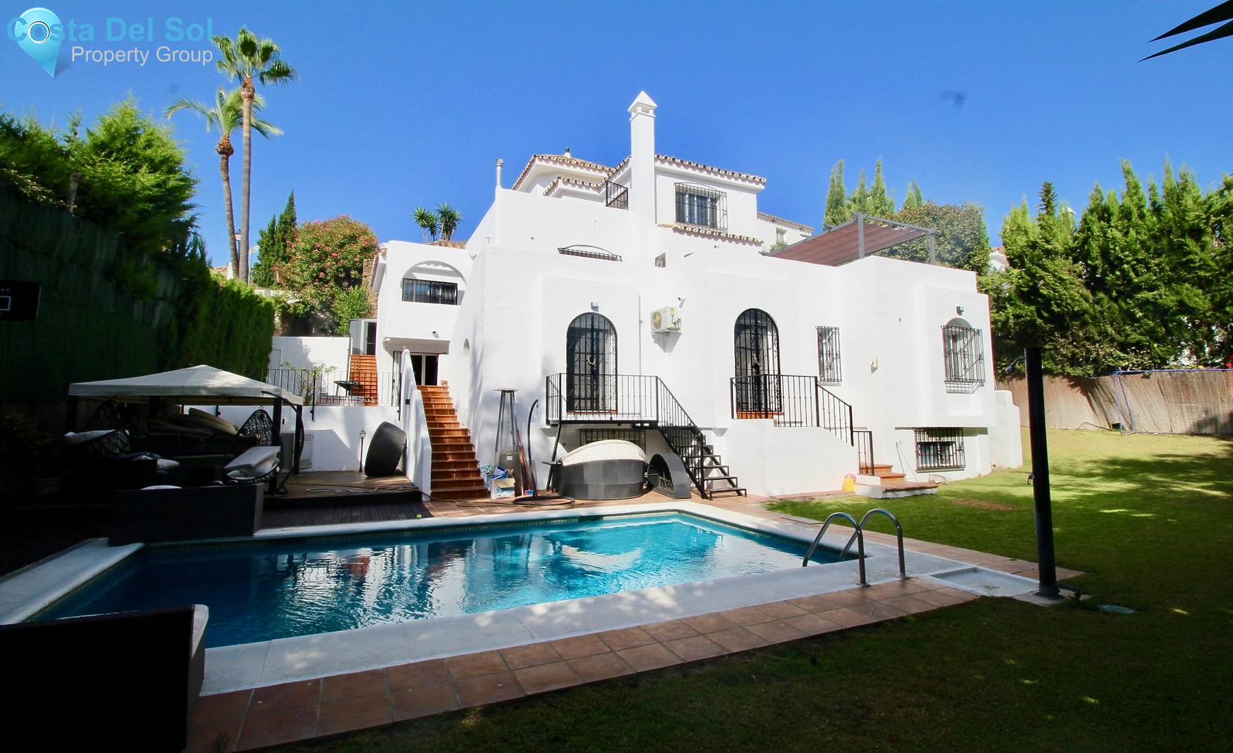Detached Villa in Nueva Andalucía-1472436