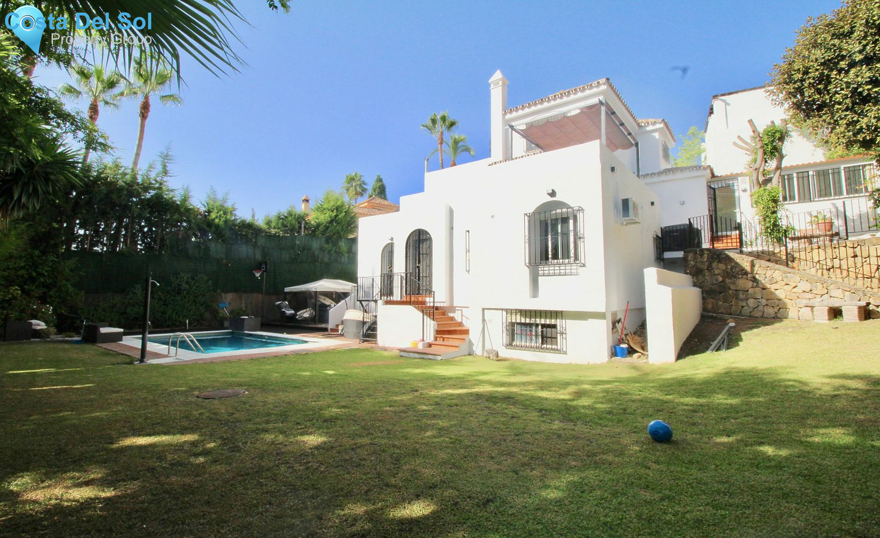 Detached Villa in Nueva Andalucía-1472425