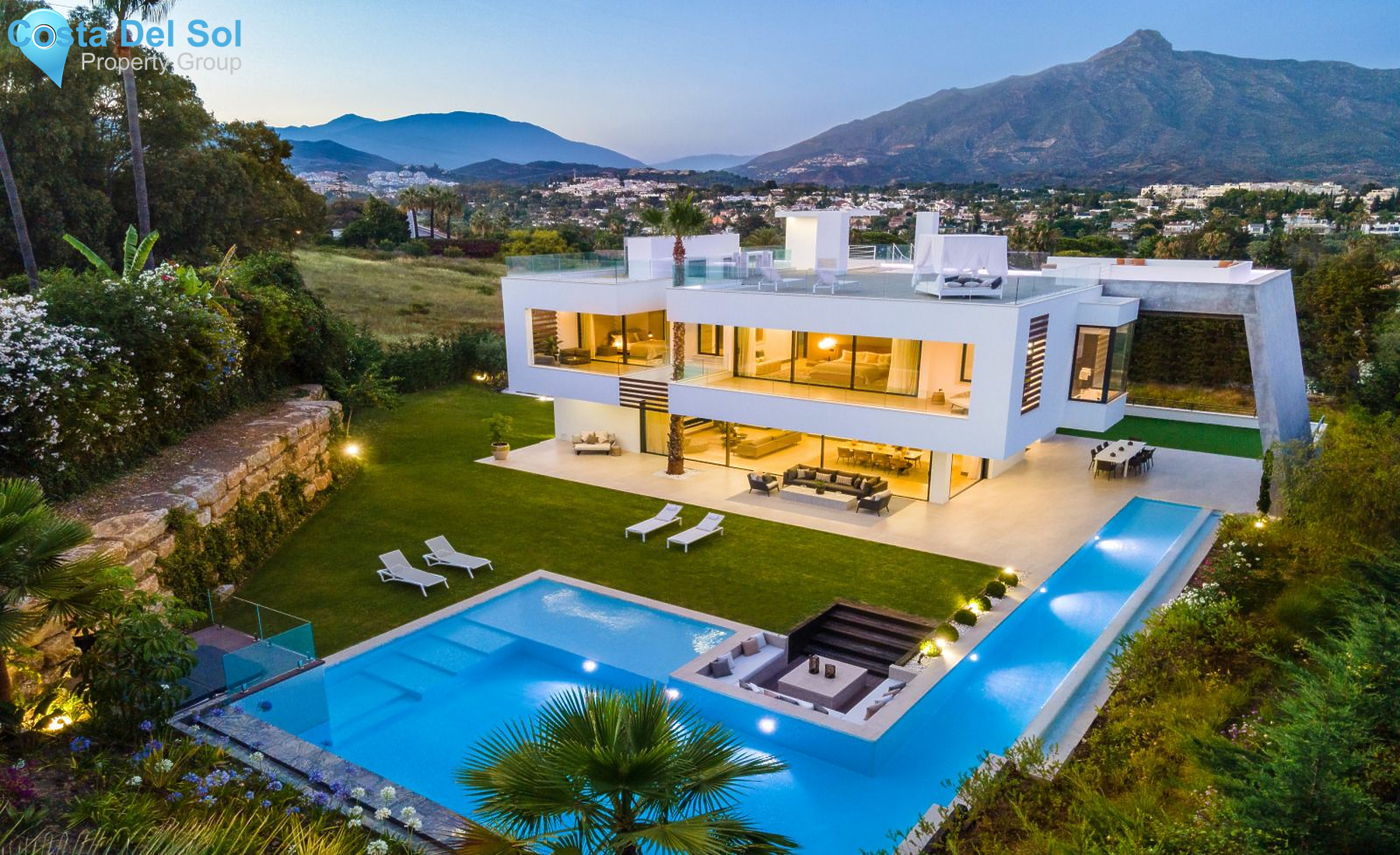 Detached Villa in Nueva Andalucía-1475119