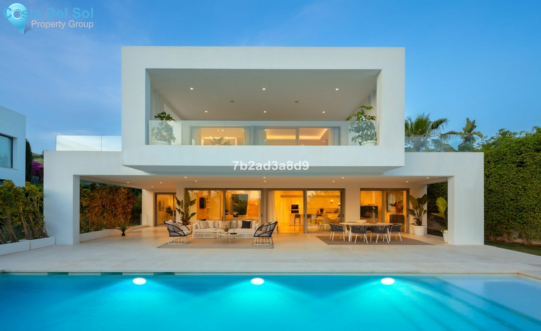 Detached Villa in Nueva Andalucía