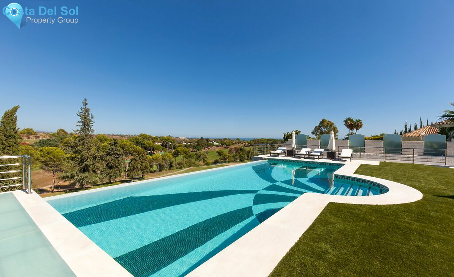 Detached Villa in Nueva Andalucía-1519661