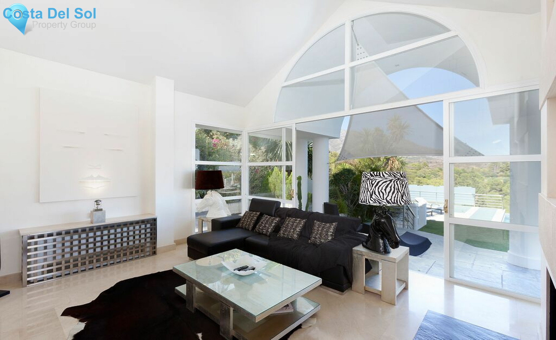 Detached Villa in Nueva Andalucía-1519671
