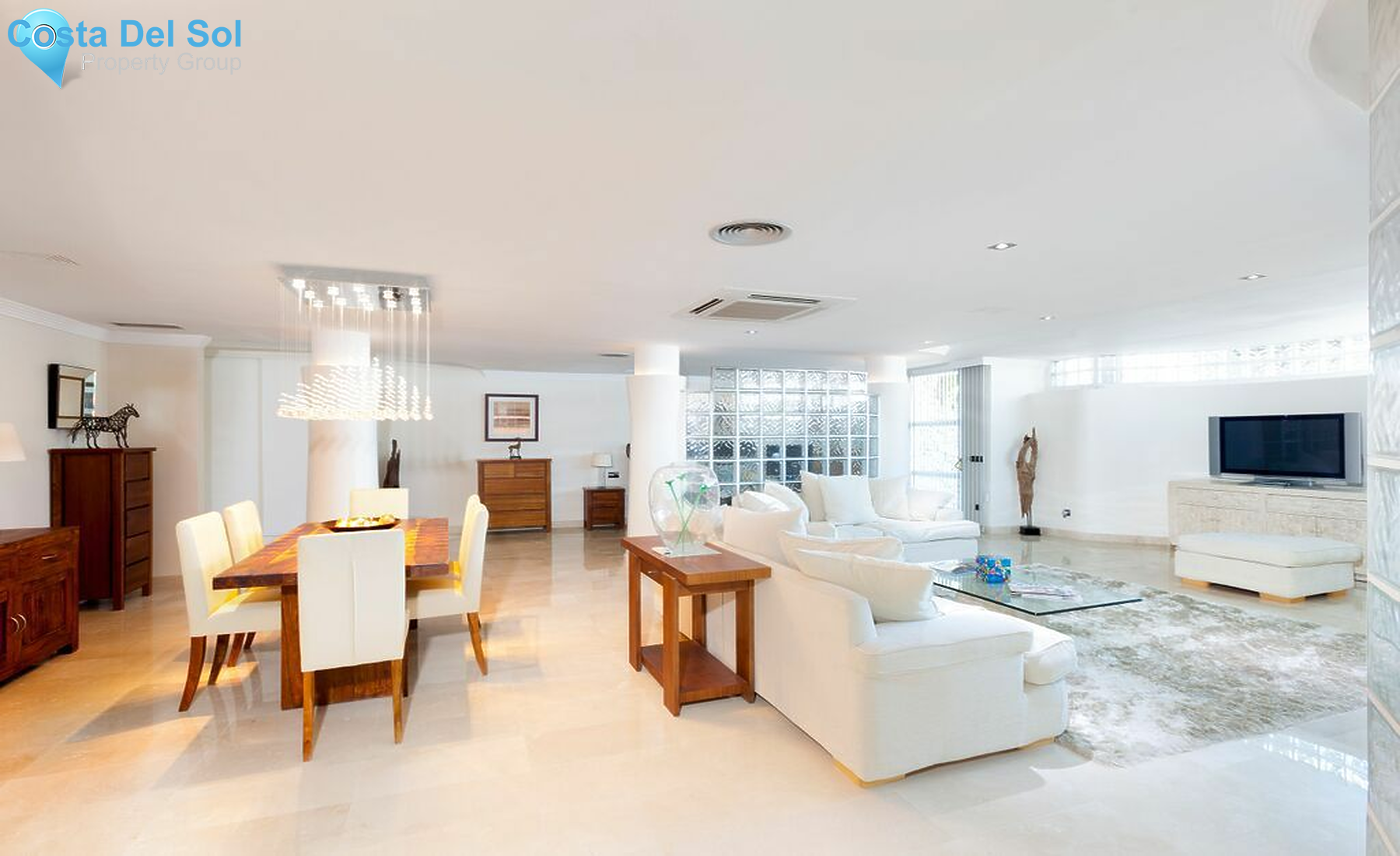 Detached Villa in Nueva Andalucía-1519674