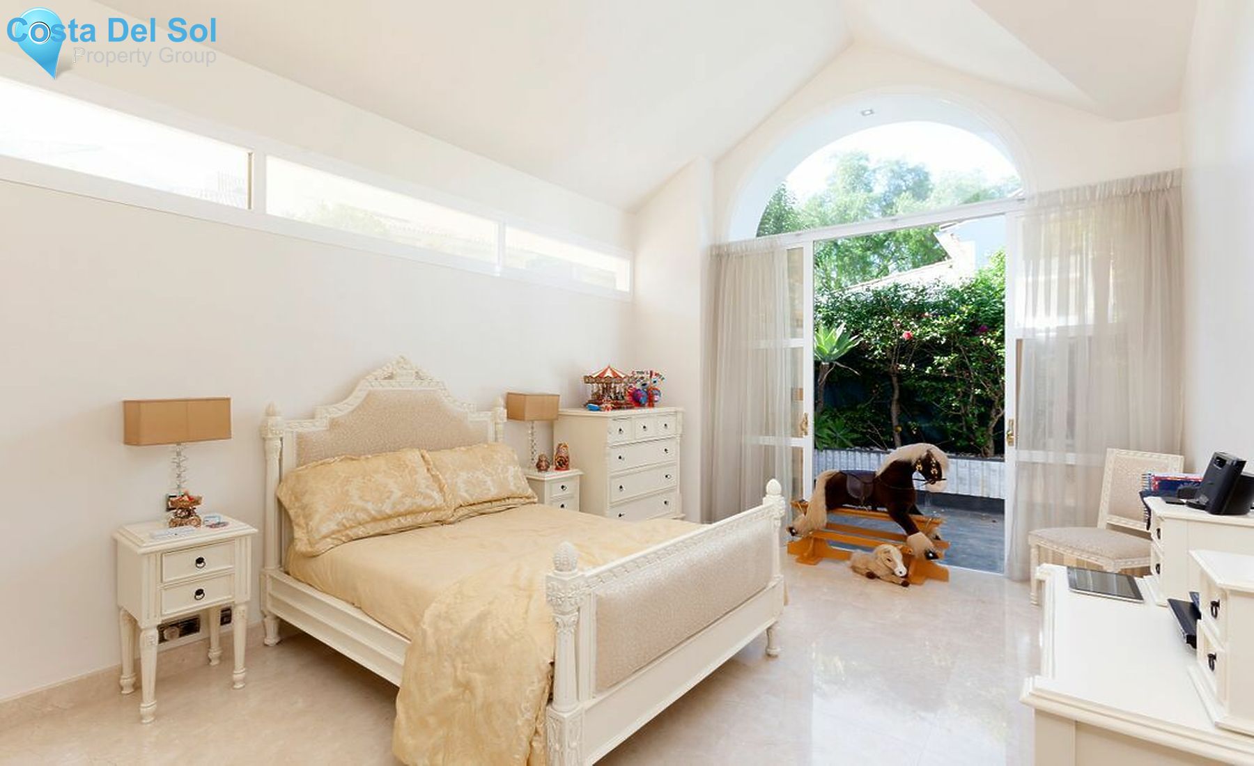 Detached Villa in Nueva Andalucía-1519675