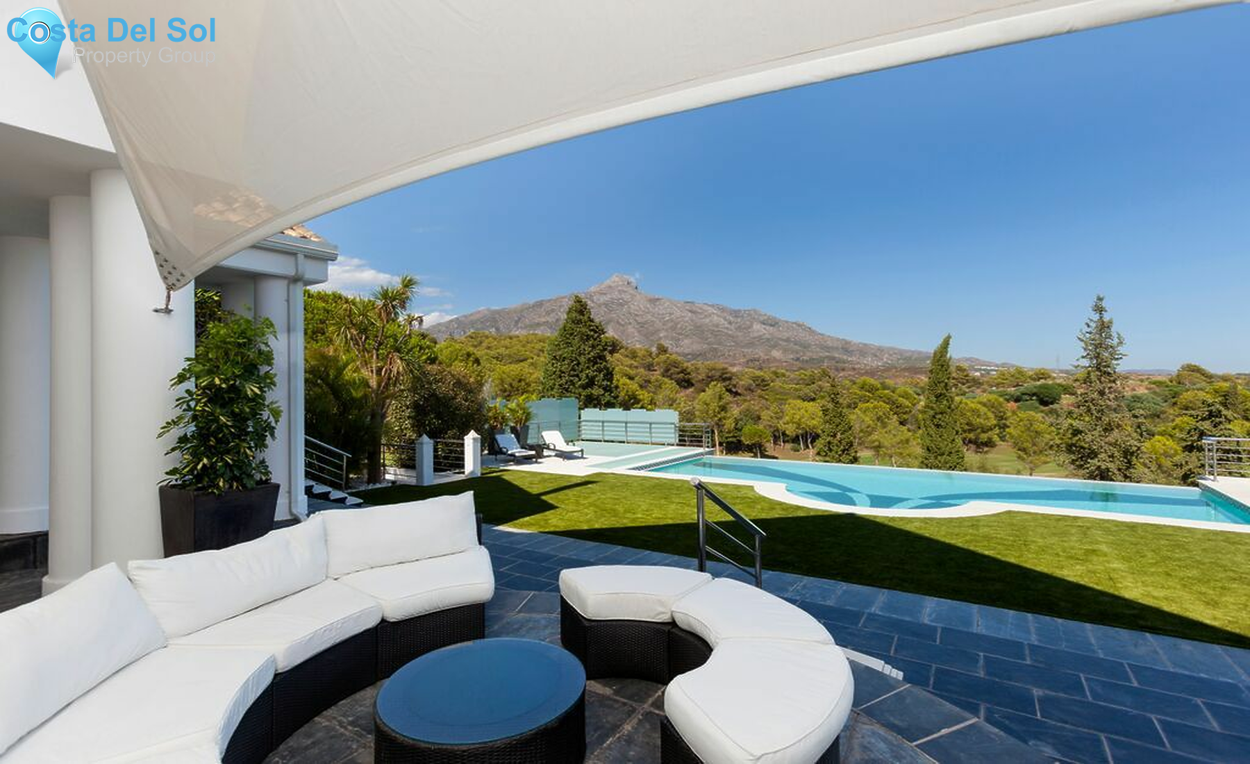 Detached Villa in Nueva Andalucía-1519676