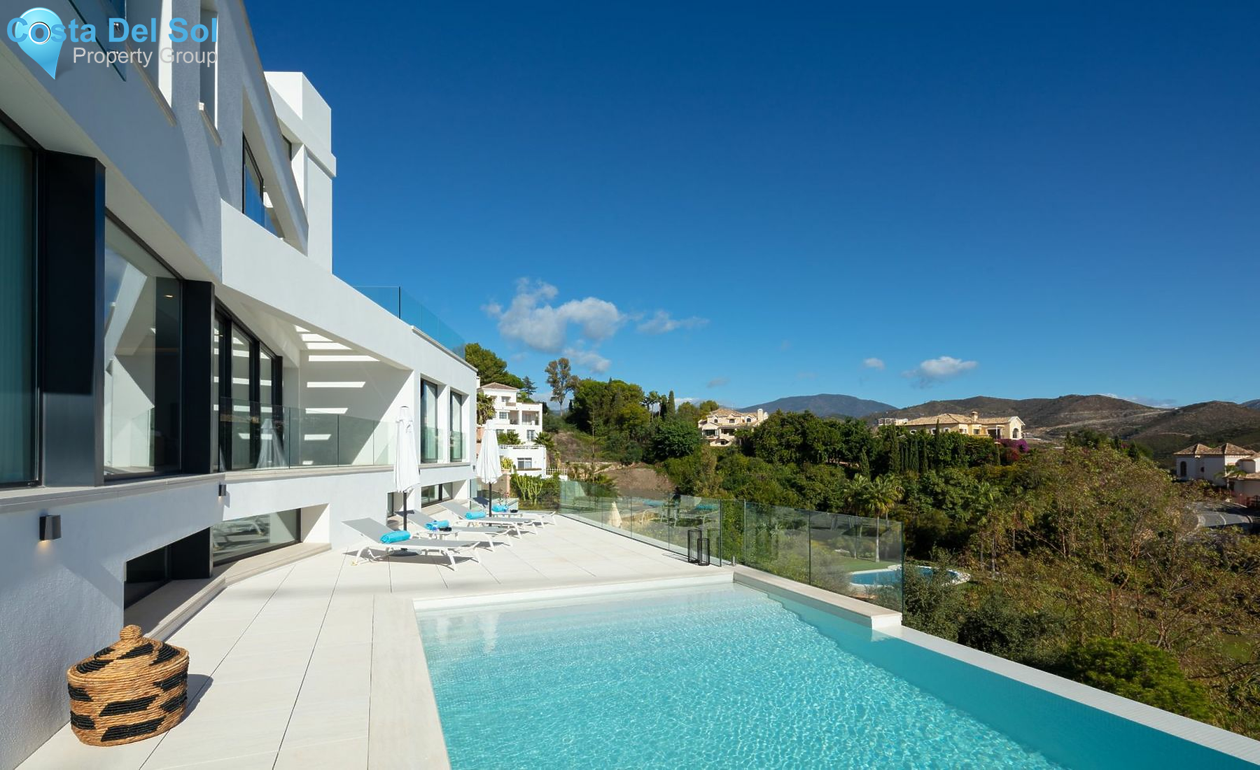 Detached Villa in Nueva Andalucía-1531727