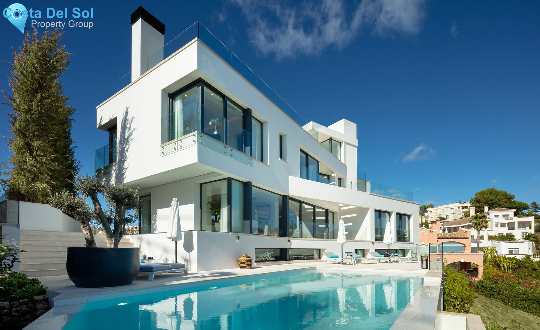 Detached Villa in Nueva Andalucía-1531728