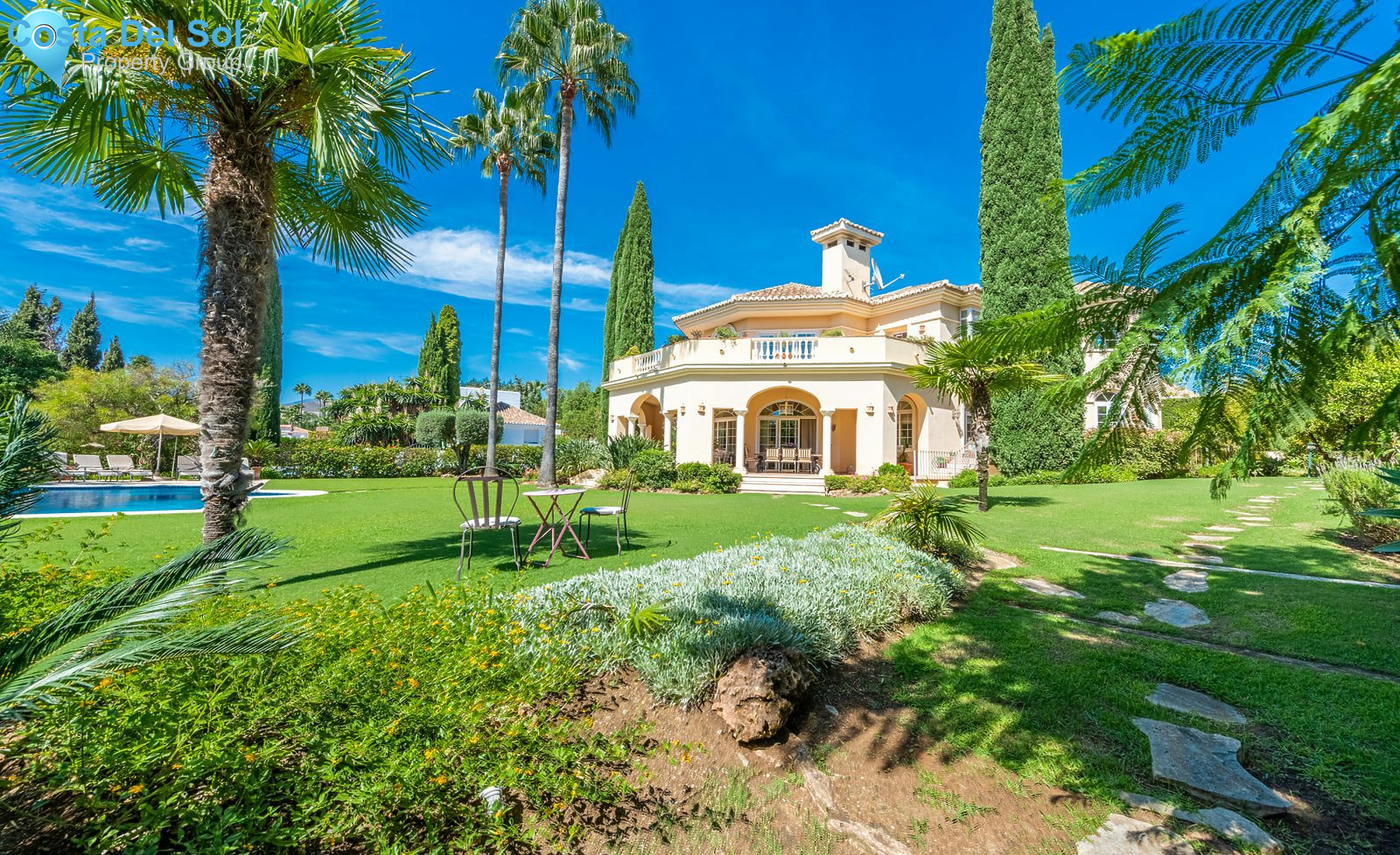 Detached Villa in Nueva Andalucía