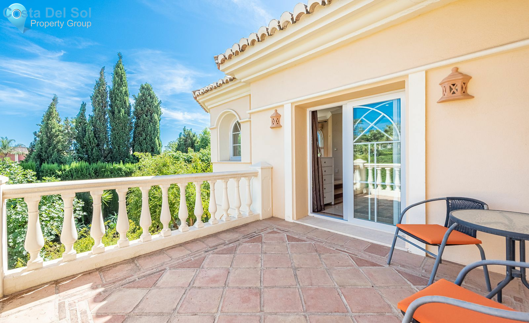 Detached Villa in Nueva Andalucía-1551621