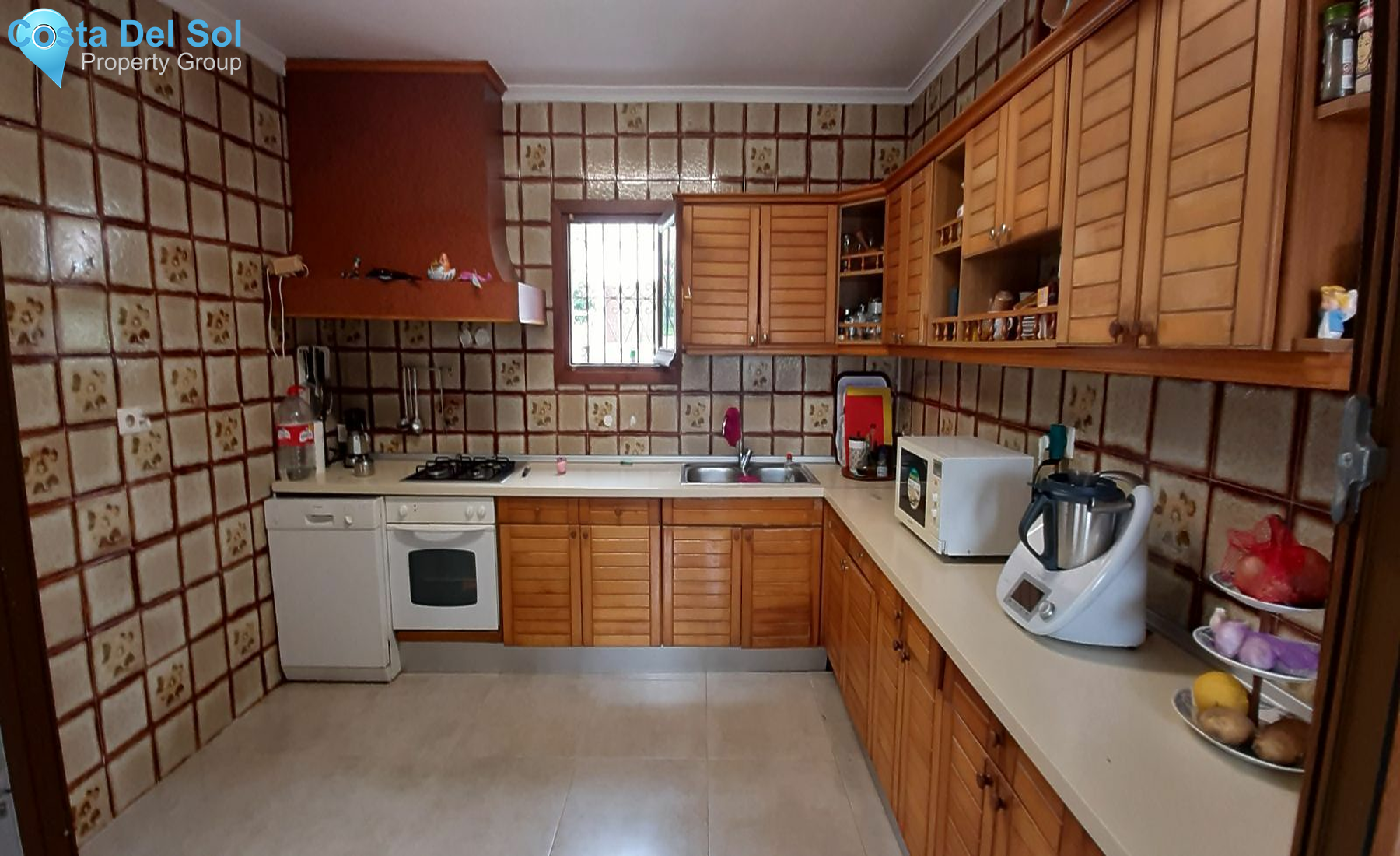 Detached Villa in Playamar-1129896