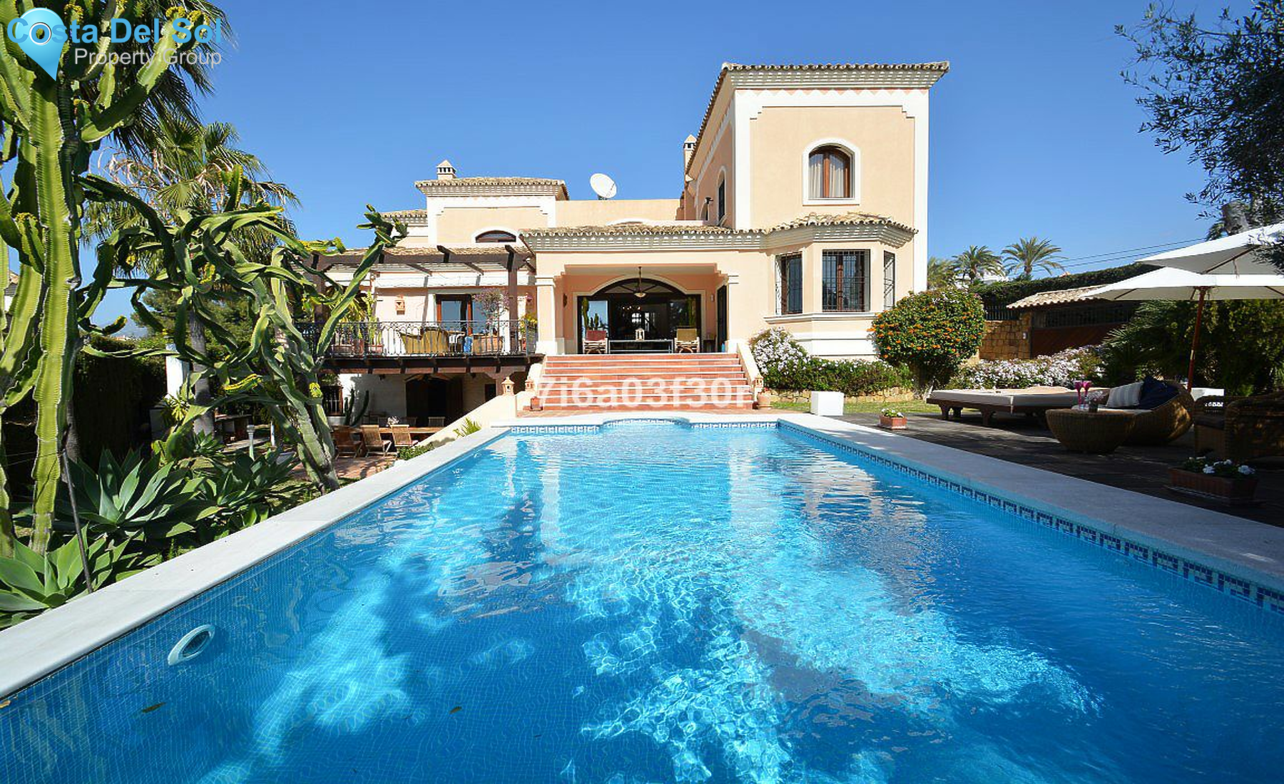 Detached Villa in Puerto Banús