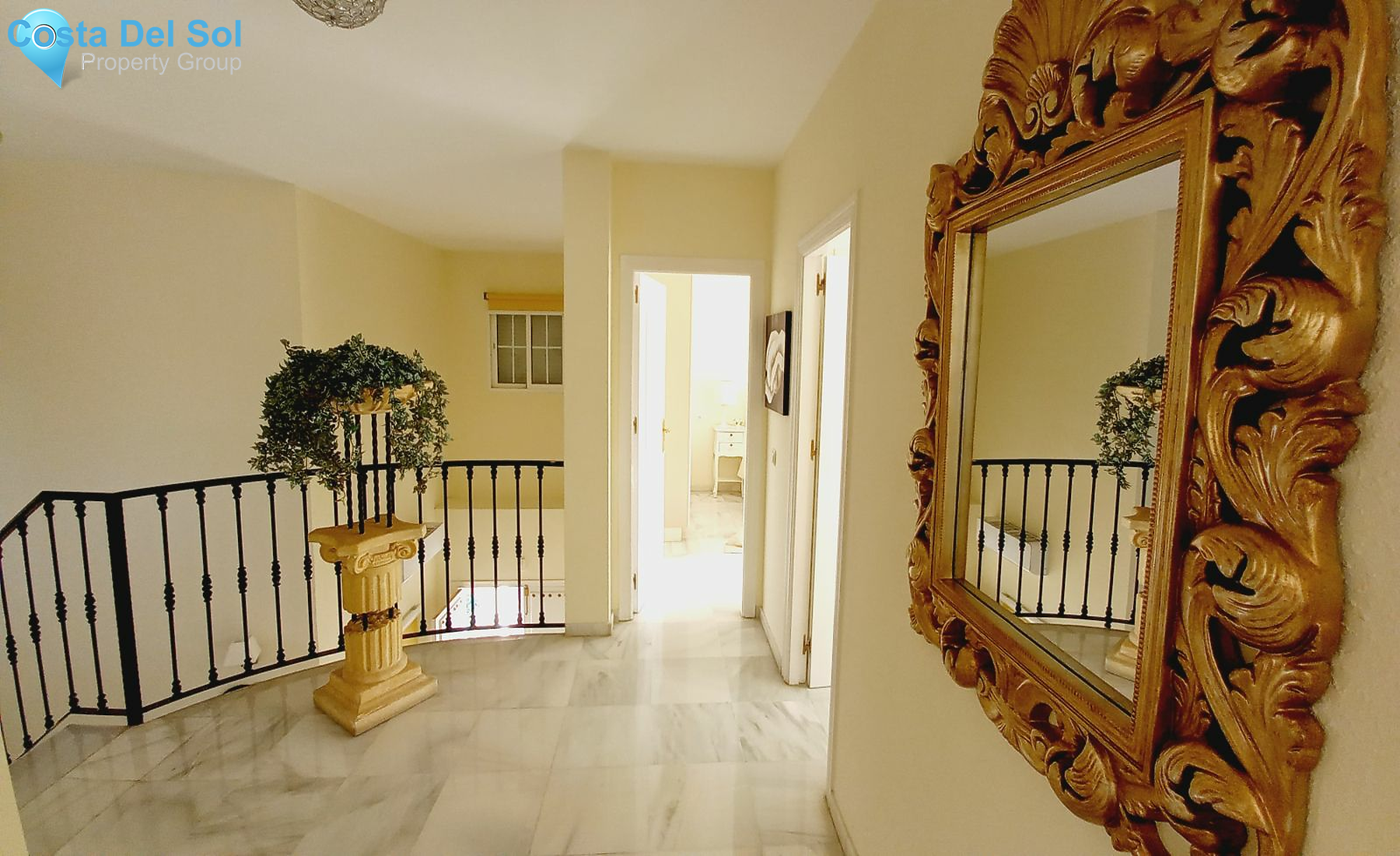 Detached Villa in Riviera del Sol-1161902