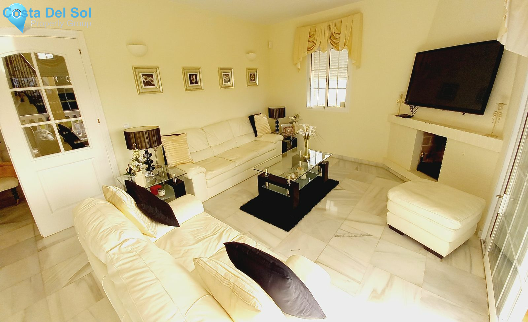 Detached Villa in Riviera del Sol-1161898